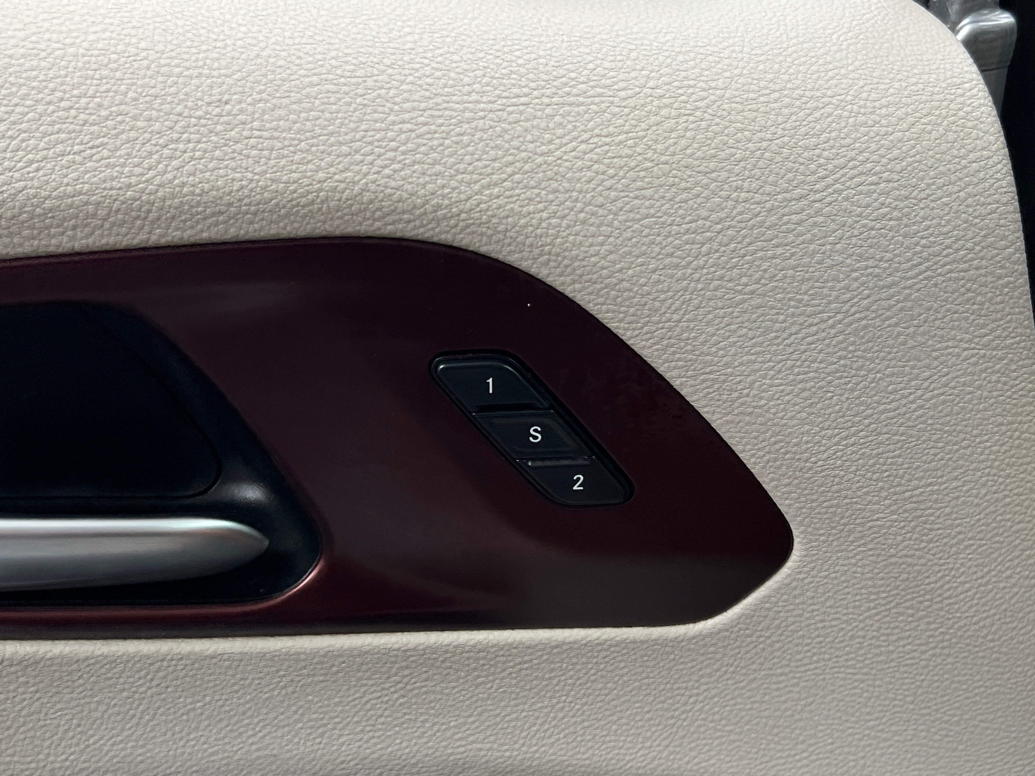 2020 Chrysler Pacifica Limited - Photo 13