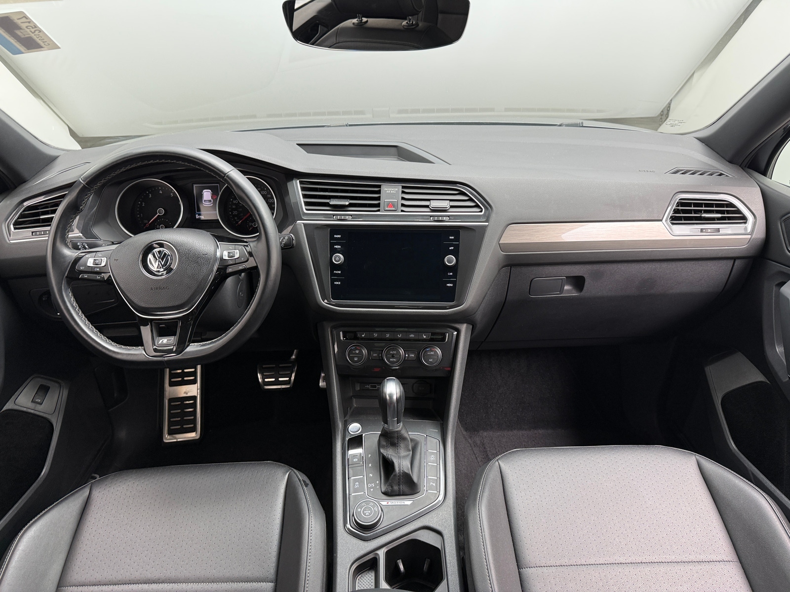 Thumbnail: 2018 Volkswagen Tiguan - 2