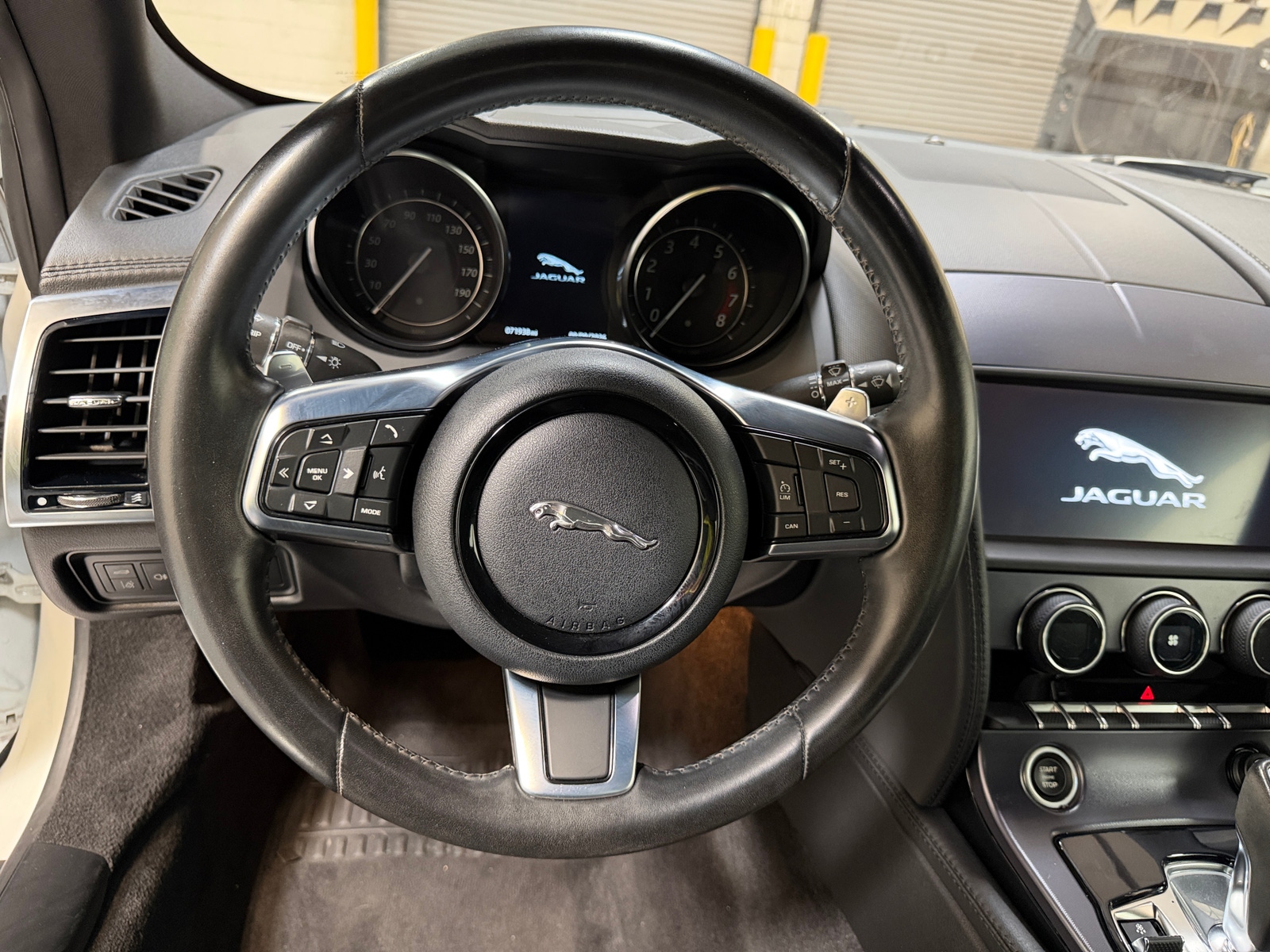 Thumbnail: 2020 Jaguar F-Type - 4