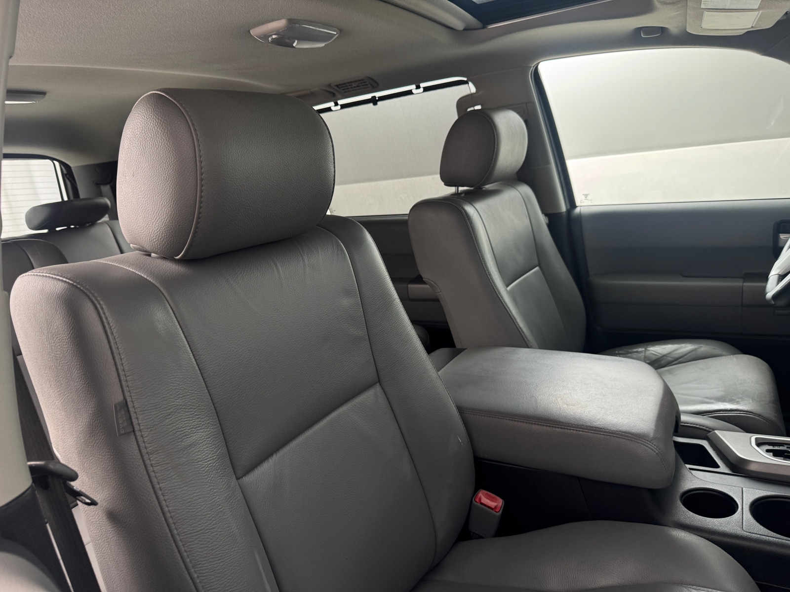 Thumbnail: 2015 Toyota Sequoia - 2
