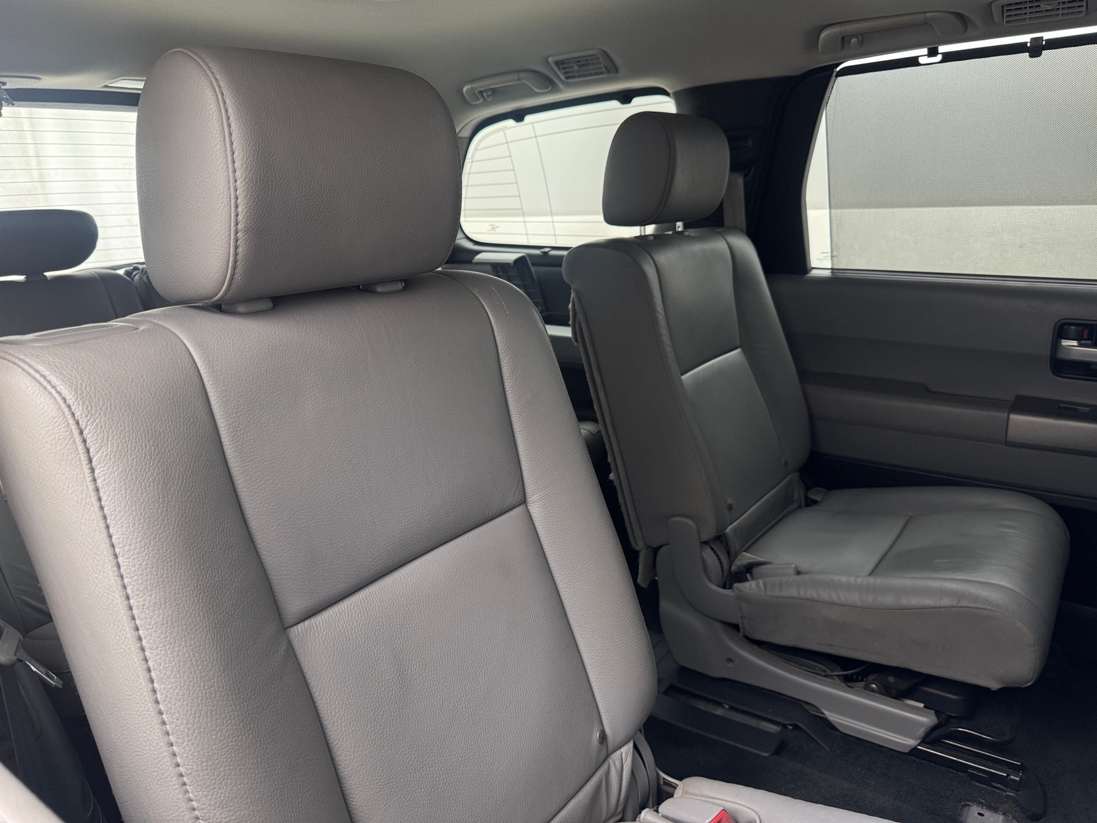 Thumbnail: 2015 Toyota Sequoia - 6