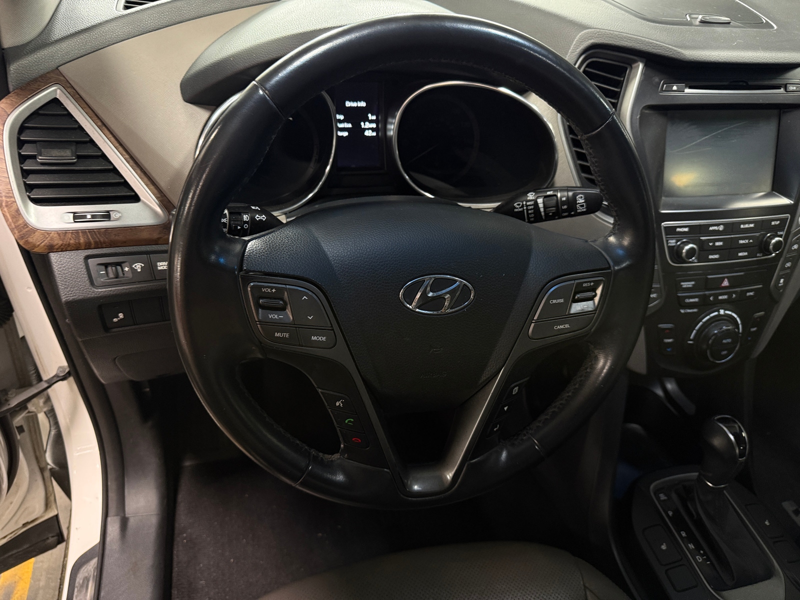 Thumbnail: 2017 Hyundai Santa Fe - 4