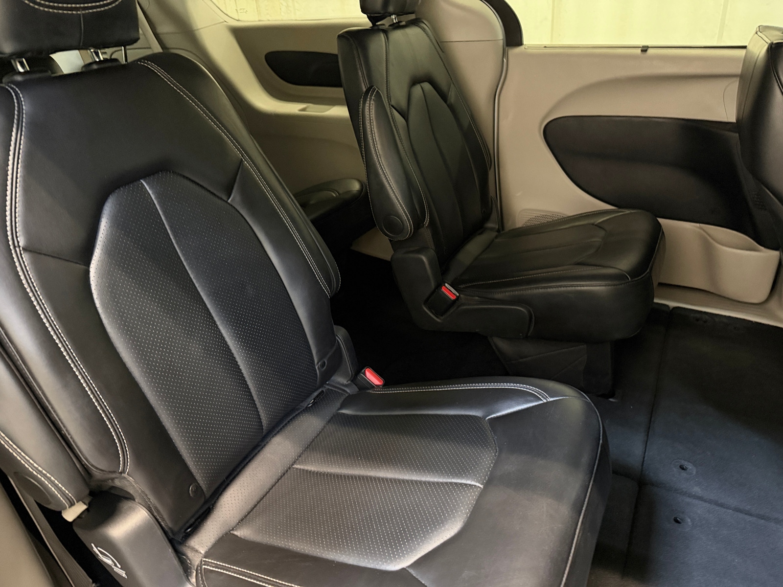 Thumbnail: 2024 Chrysler Pacifica - 5