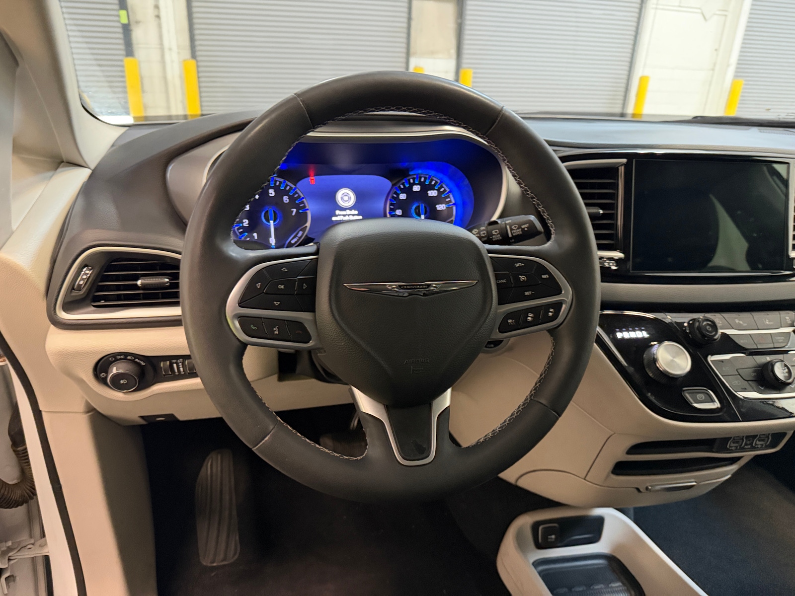 Thumbnail: 2024 Chrysler Pacifica - 4