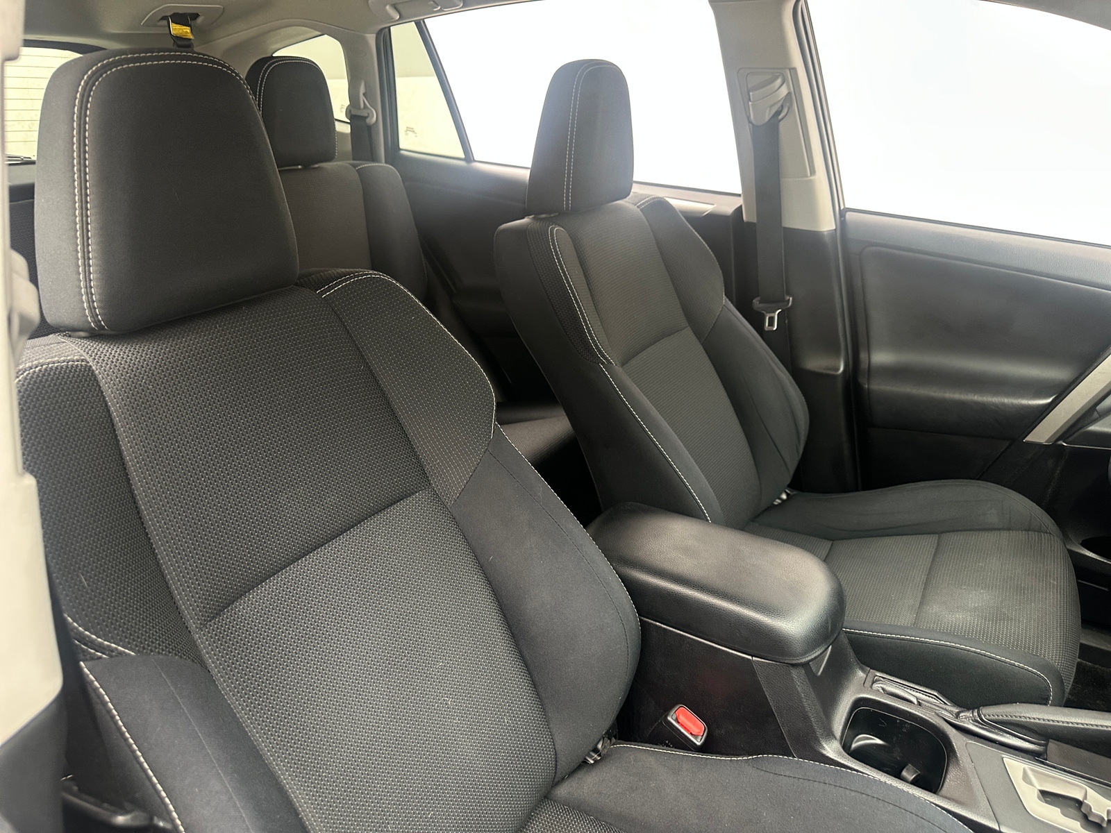 Thumbnail: 2016 Toyota RAV4 - 2