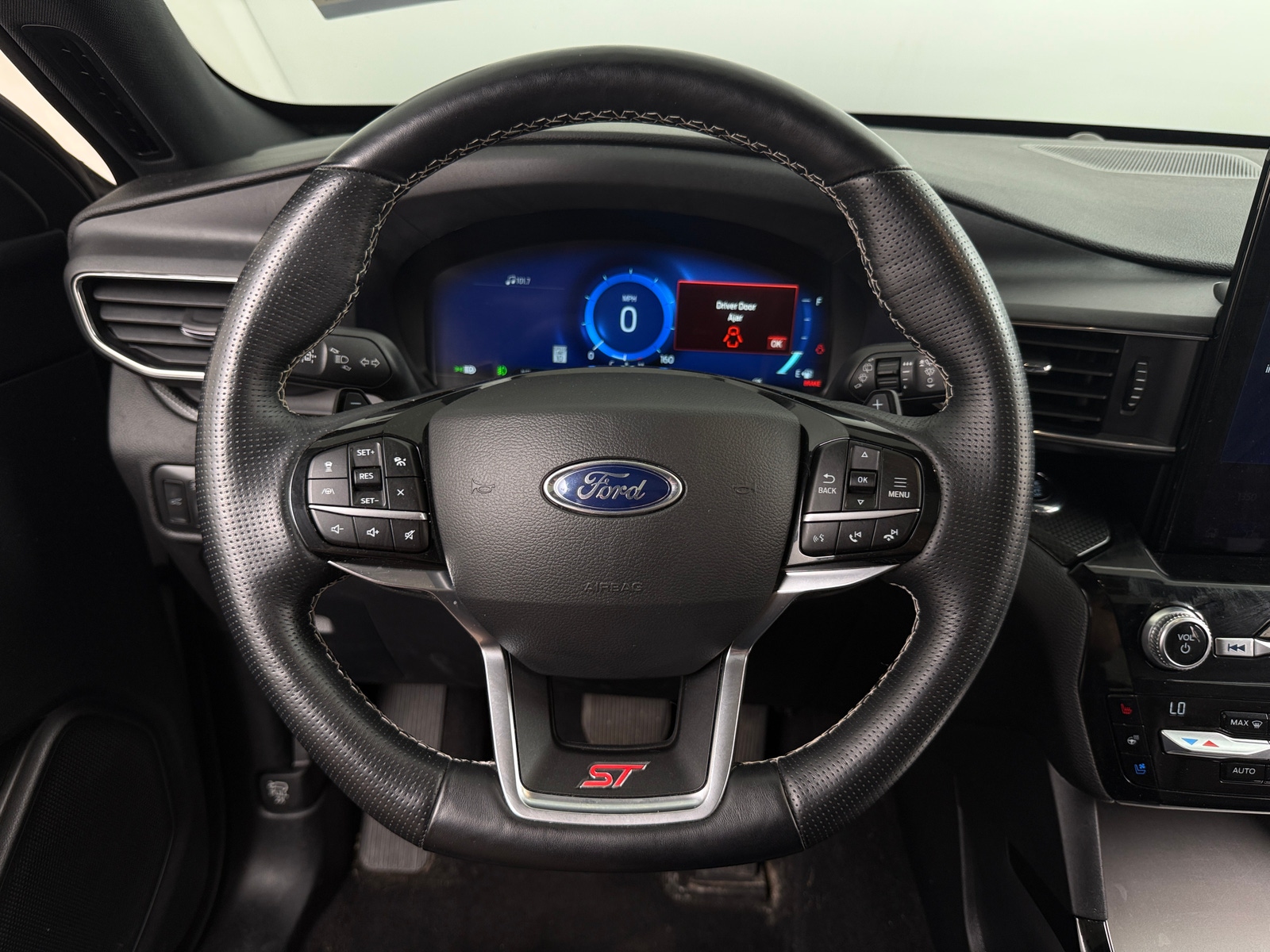 Thumbnail: 2021 Ford Explorer - 4