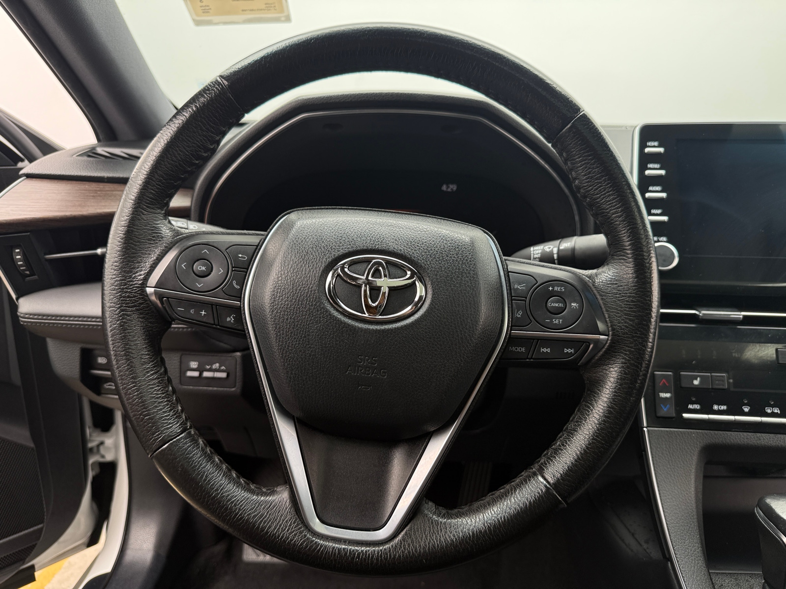 Thumbnail: 2020 Toyota Avalon - 4