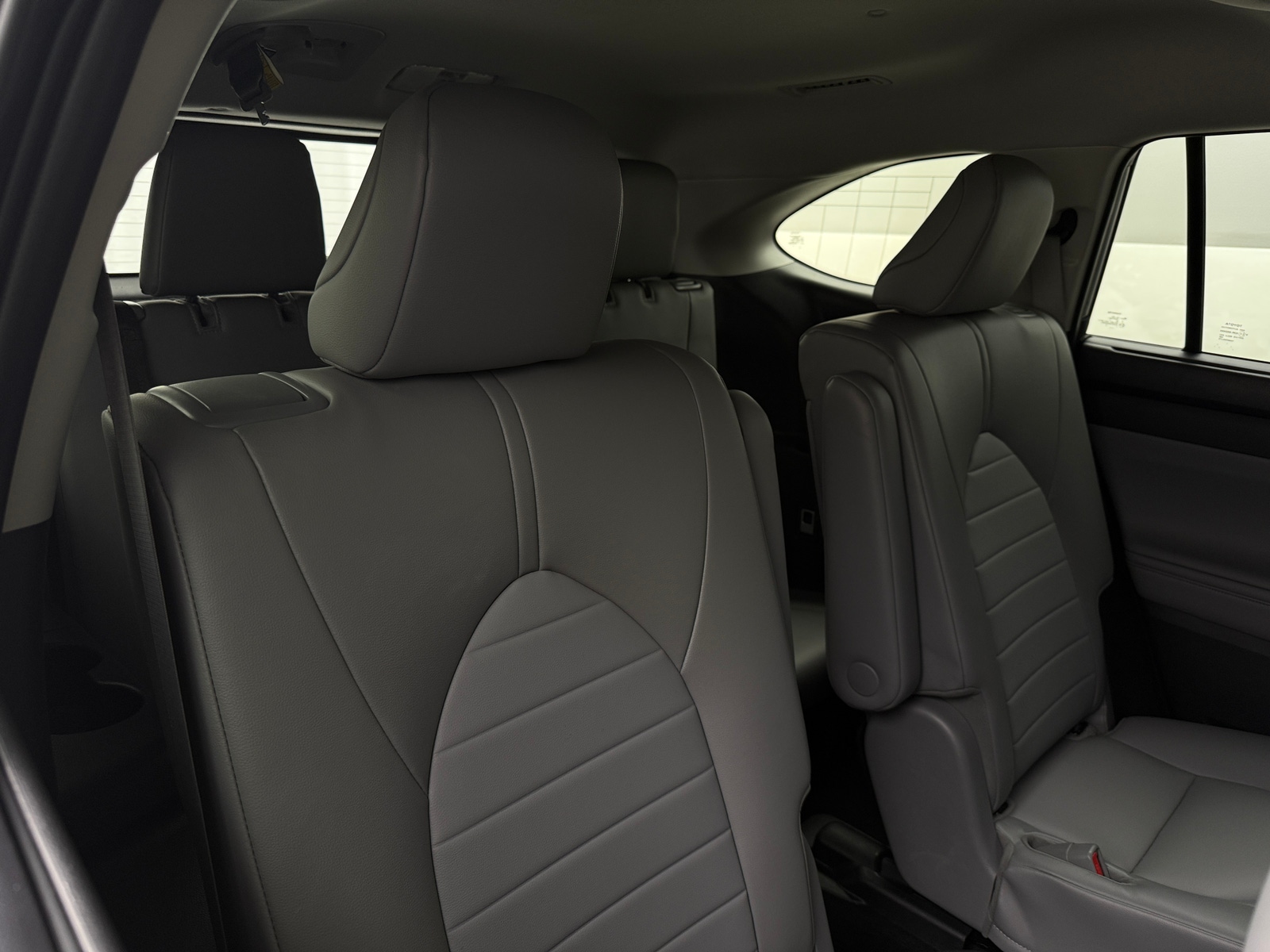 Thumbnail: 2022 Toyota Highlander - 5