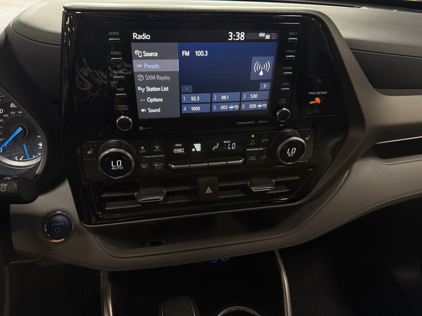 Thumbnail: 2022 Toyota Highlander - 3