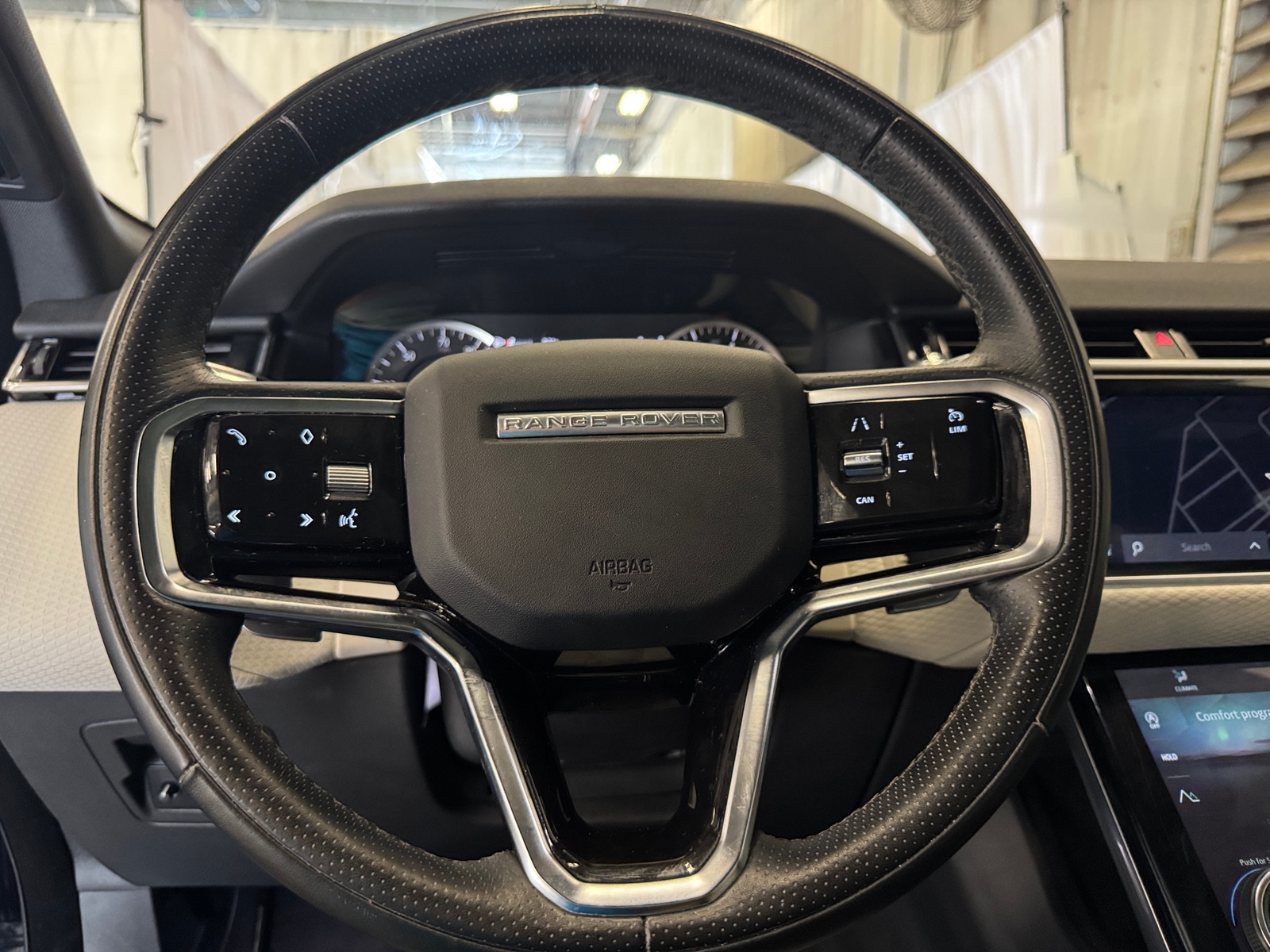 Thumbnail: 2021 Land Rover Range Rover Velar - 4