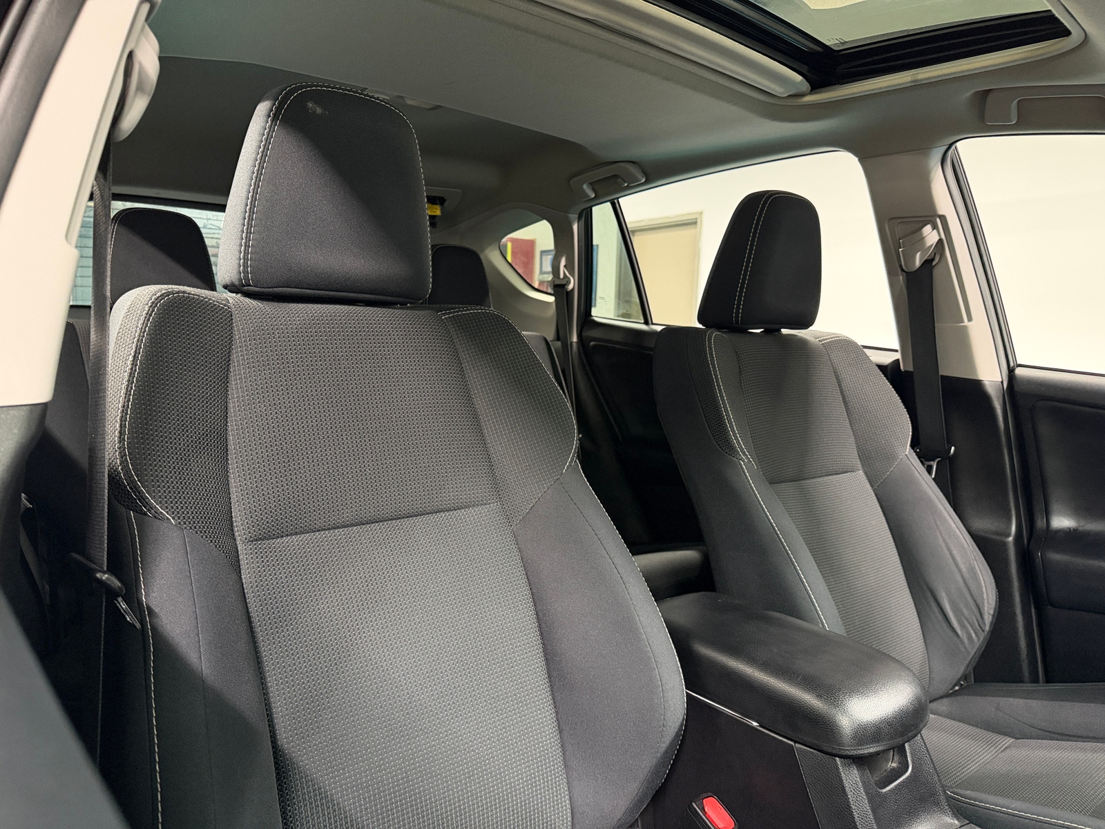 Thumbnail: 2018 Toyota RAV4 - 2