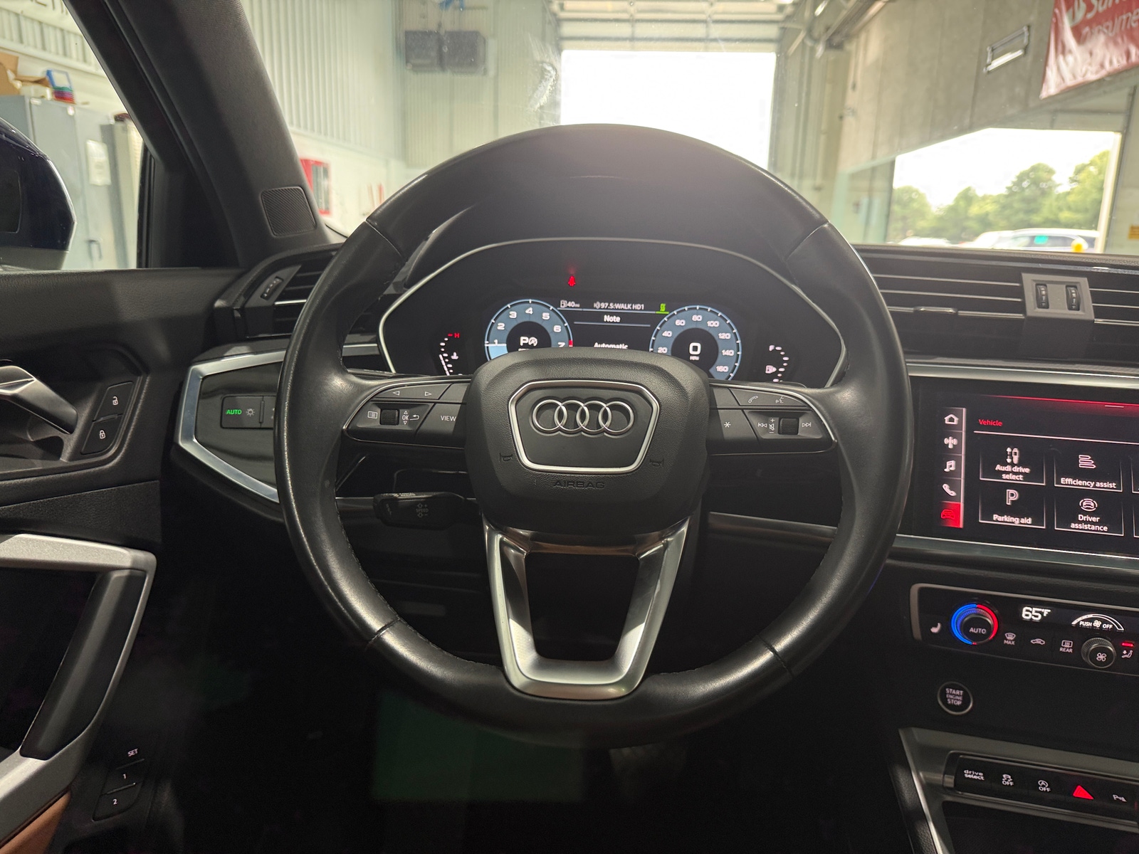 Thumbnail: 2023 Audi Q3 - 4