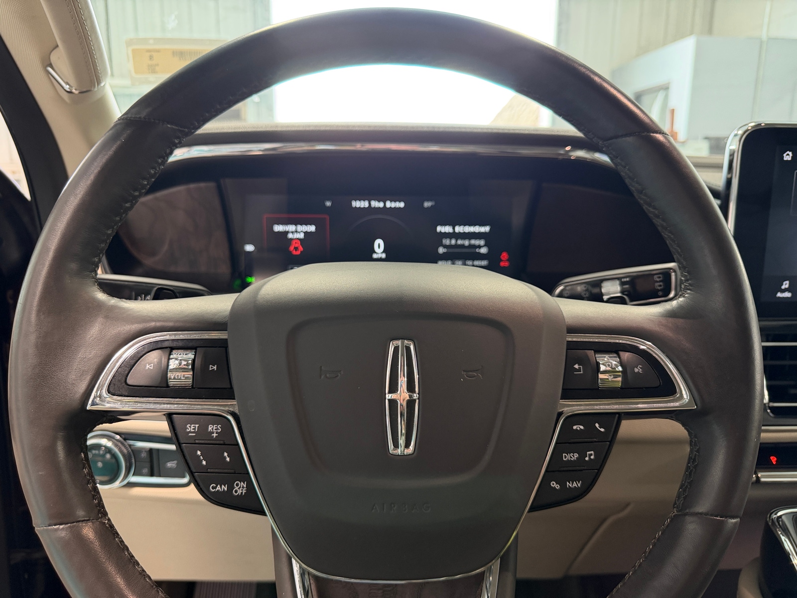 Thumbnail: 2021 Lincoln Navigator - 4