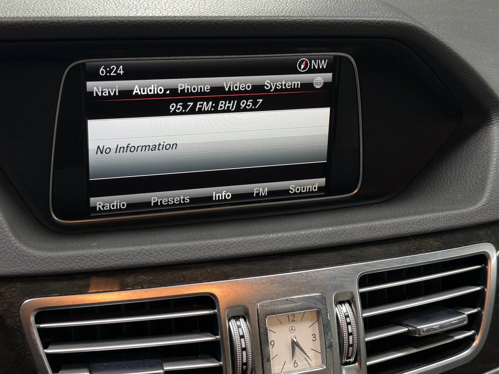 Thumbnail: 2014 Mercedes-Benz E-Class - 3