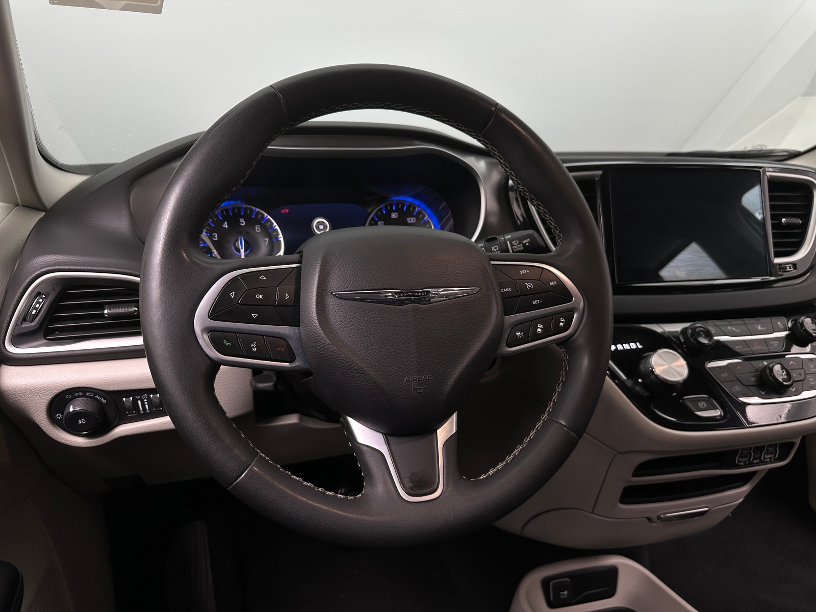 Thumbnail: 2024 Chrysler Pacifica - 4