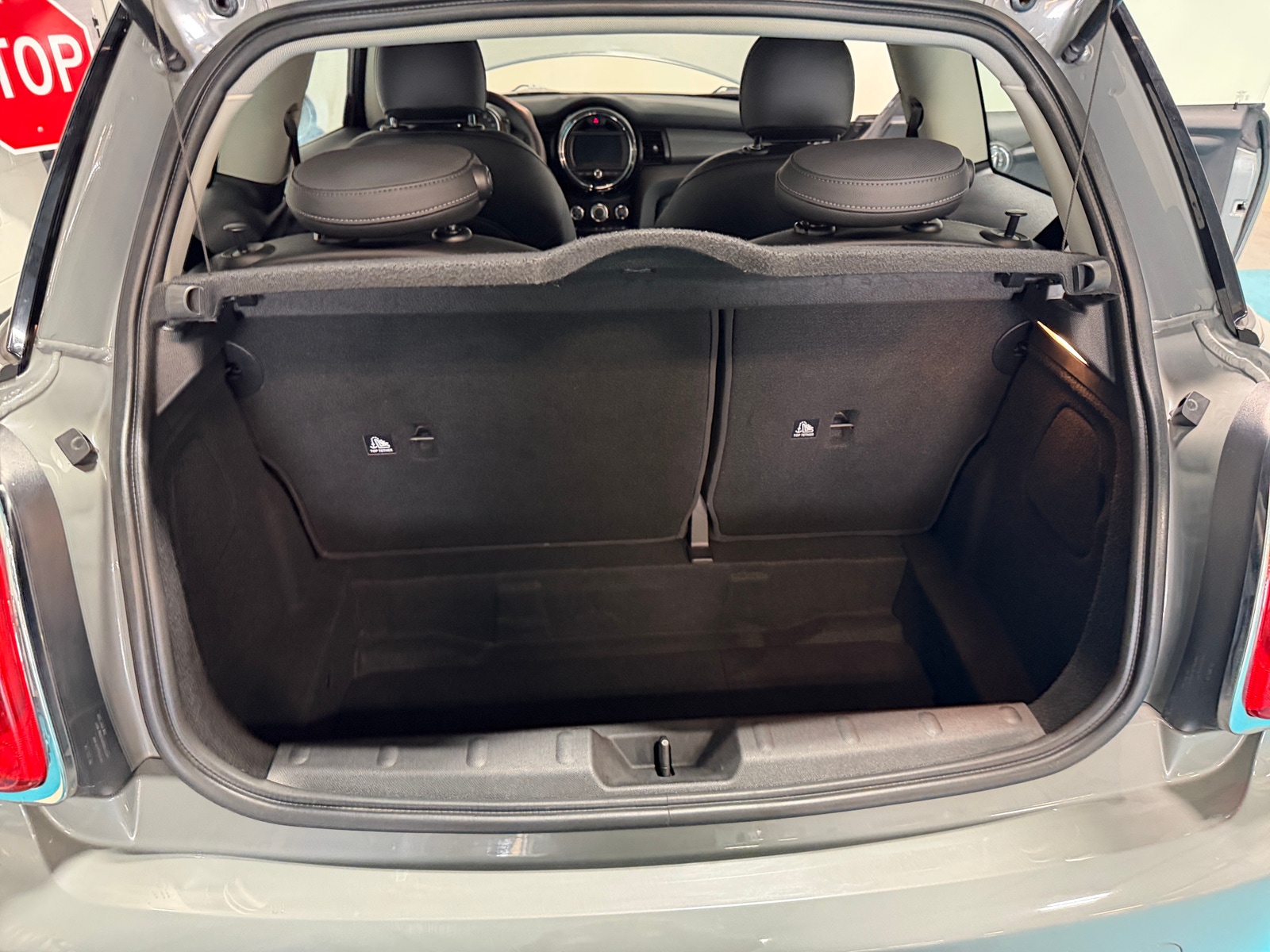 Thumbnail: 2019 MINI Cooper Hardtop - 6