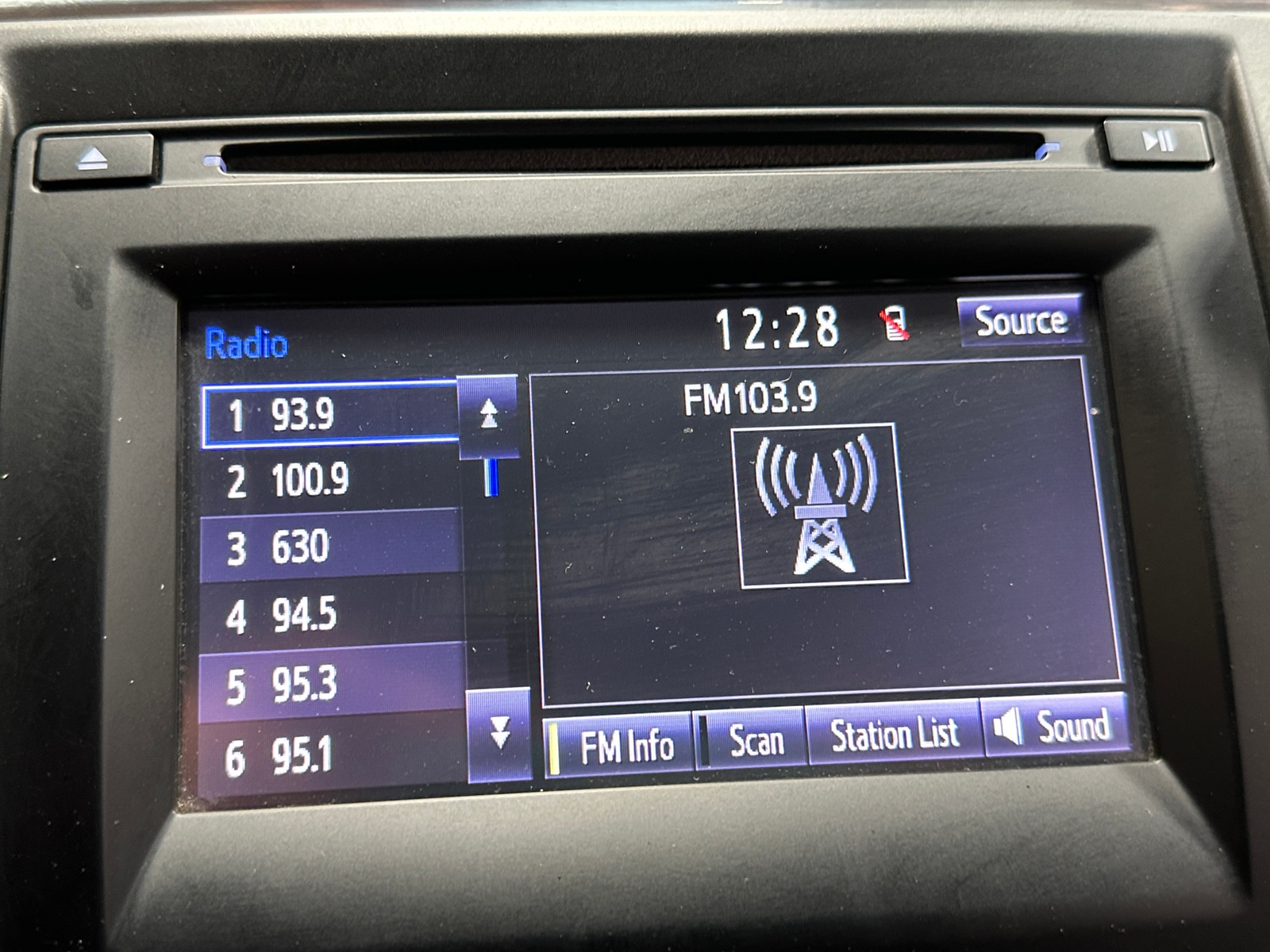 Thumbnail: 2016 Toyota Camry - 4