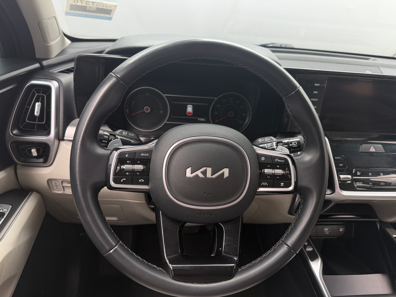 Thumbnail: 2023 Kia Sorento - 4