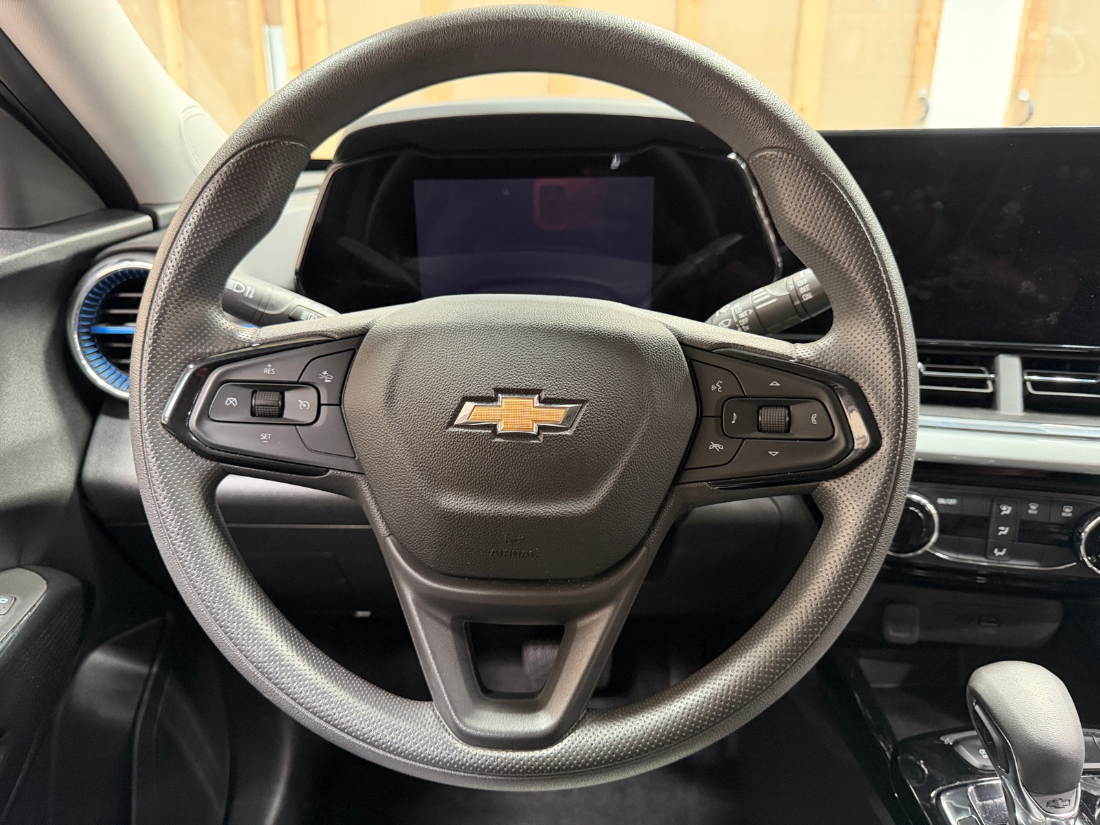 Thumbnail: 2025 Chevrolet Trax - 4