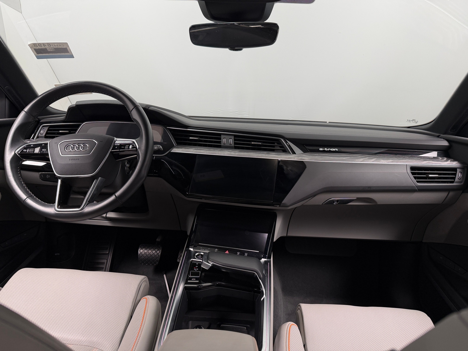 Thumbnail: 2022 Audi e-tron - 2