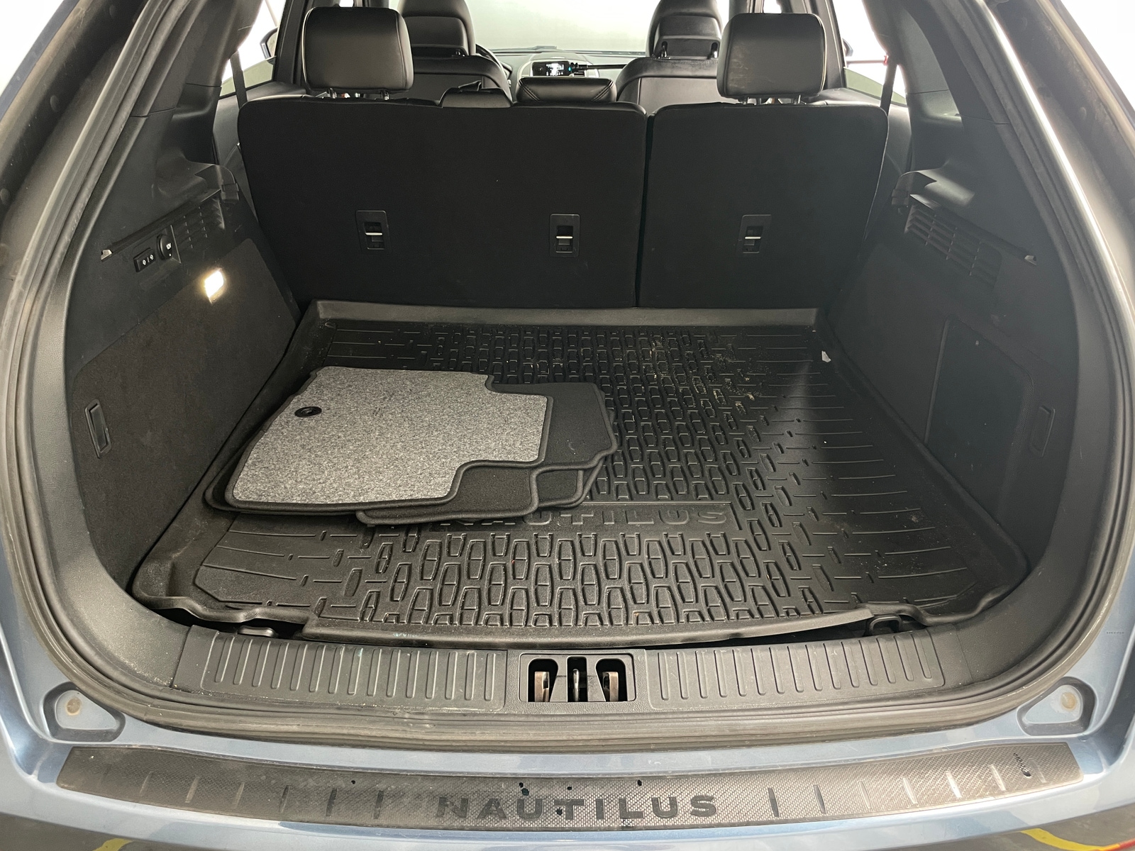 Thumbnail: 2019 Lincoln Nautilus - 6