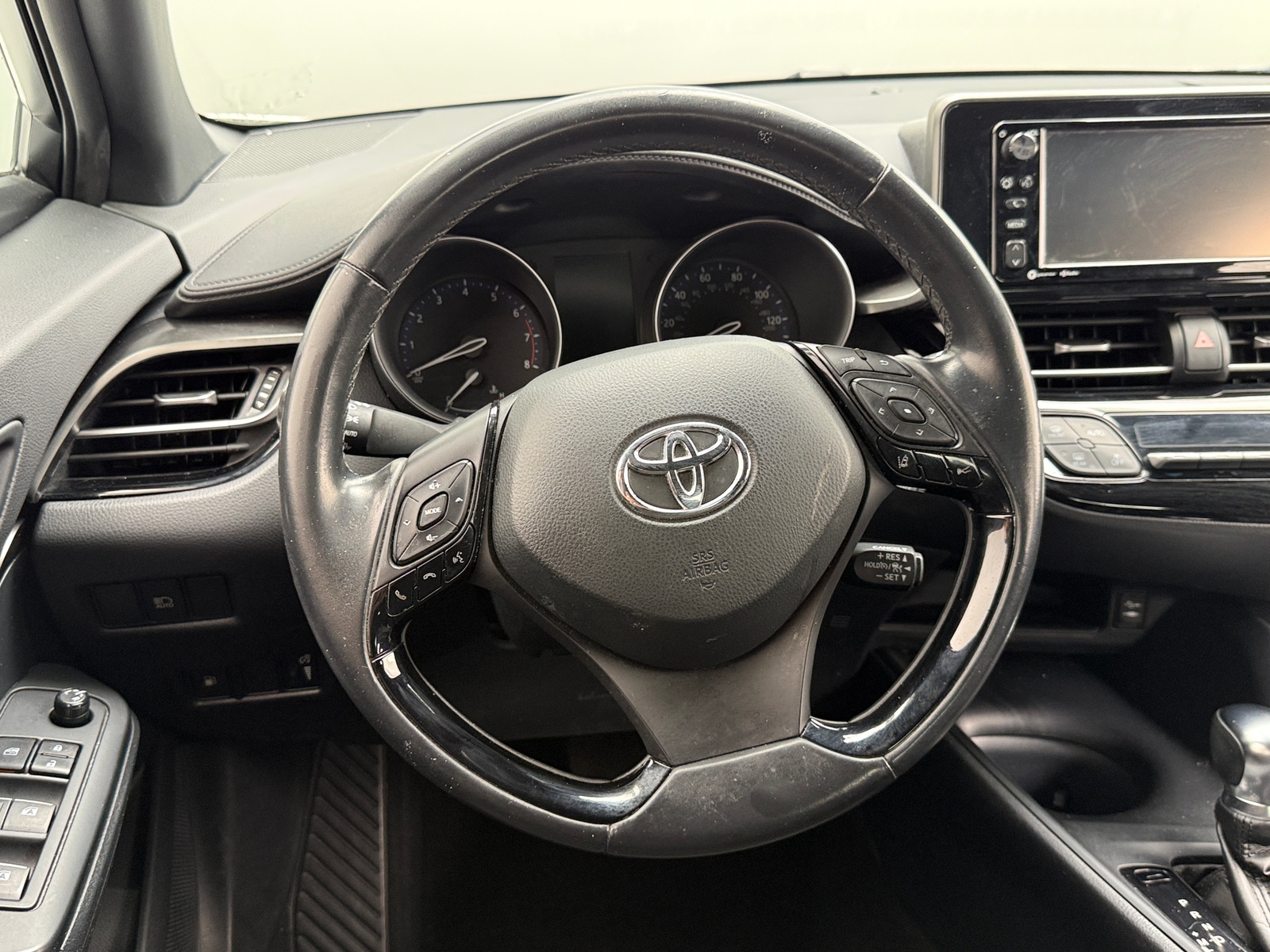Thumbnail: 2018 Toyota C-HR - 5