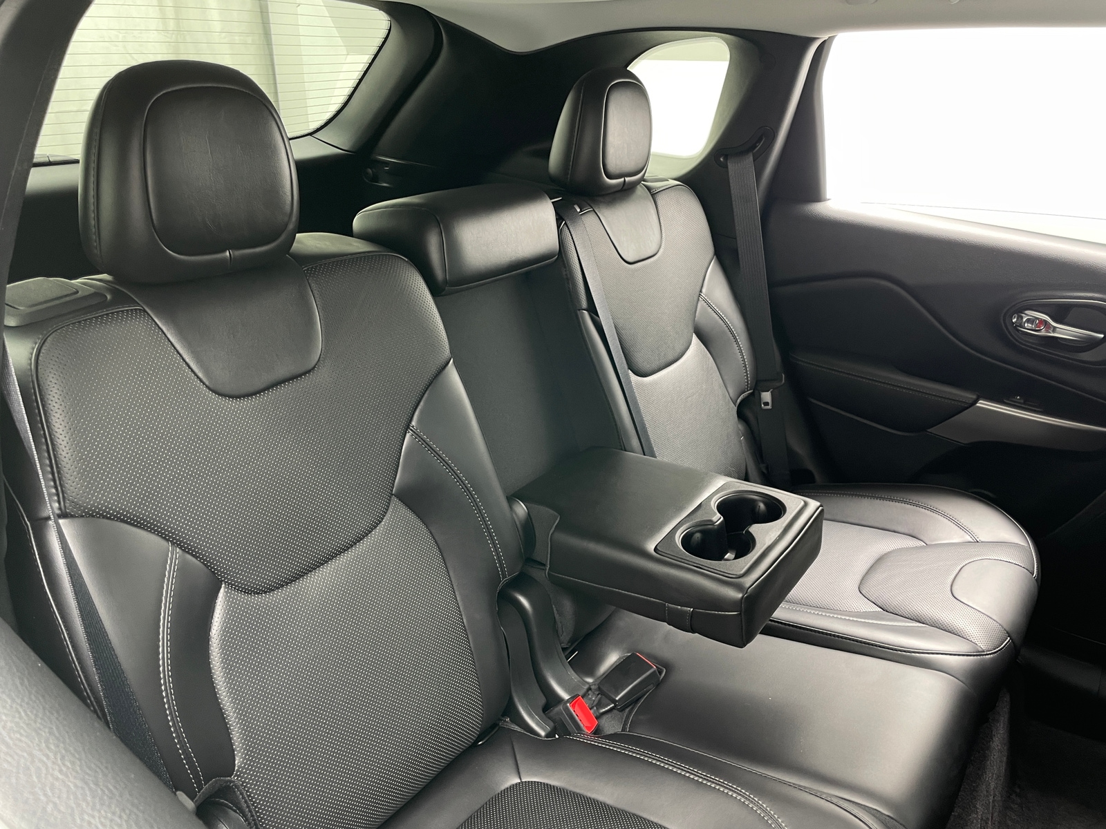Thumbnail: 2019 Jeep Cherokee - 5