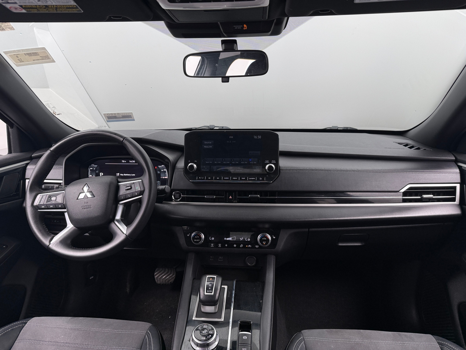Thumbnail: 2023 Mitsubishi Outlander - 2