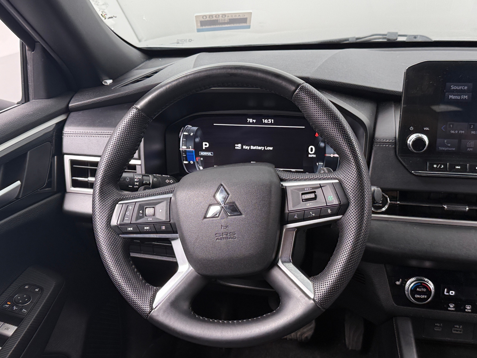 Thumbnail: 2023 Mitsubishi Outlander - 4