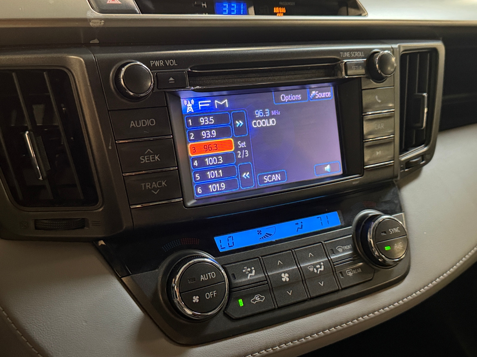 Thumbnail: 2013 Toyota RAV4 - 4