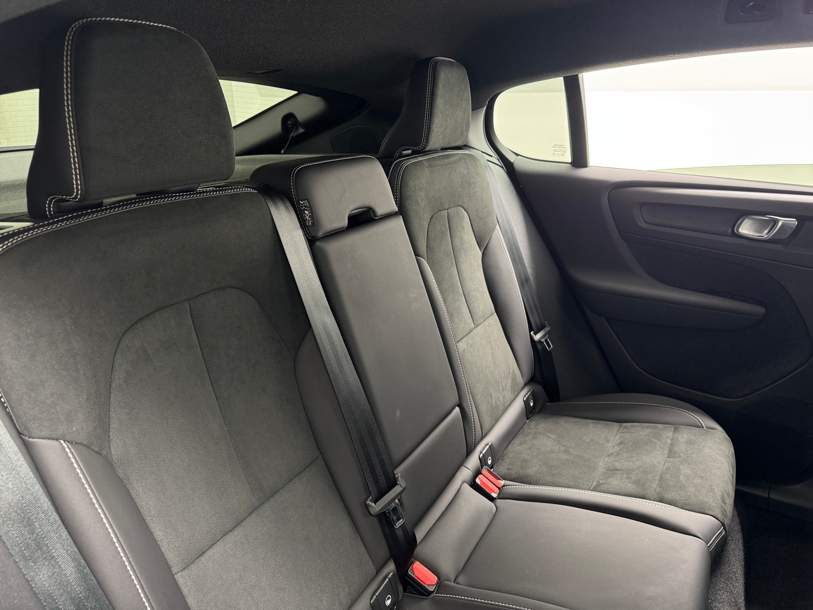 Thumbnail: 2023 Volvo C40 - 5