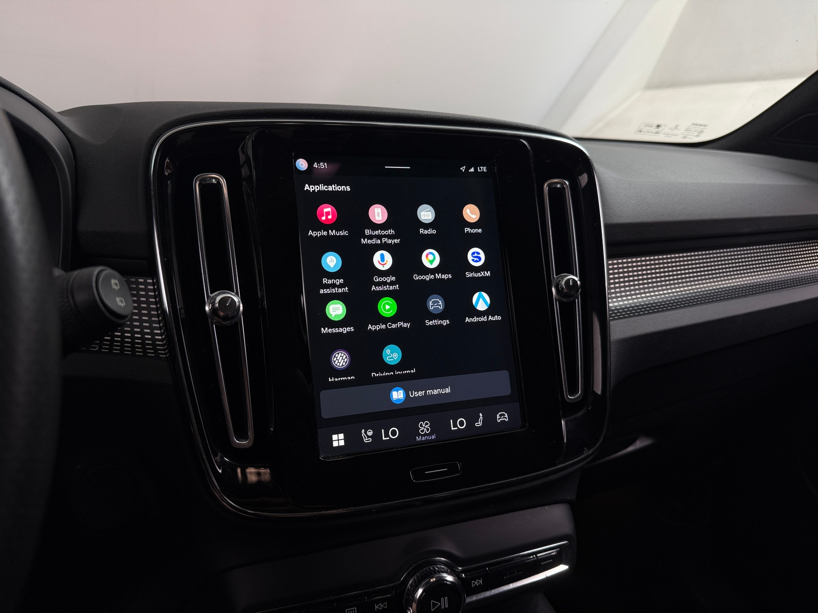 Thumbnail: 2021 Volvo XC40 - 3