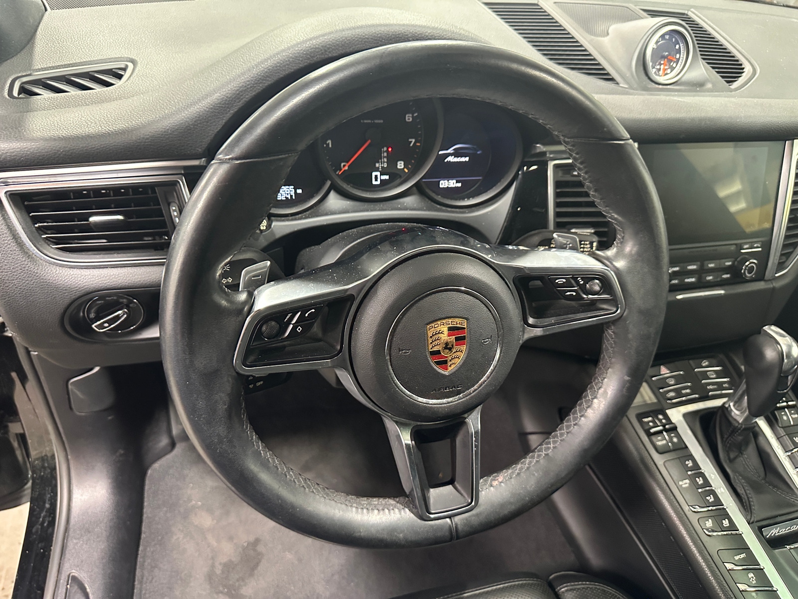 Thumbnail: 2018 Porsche Macan - 4