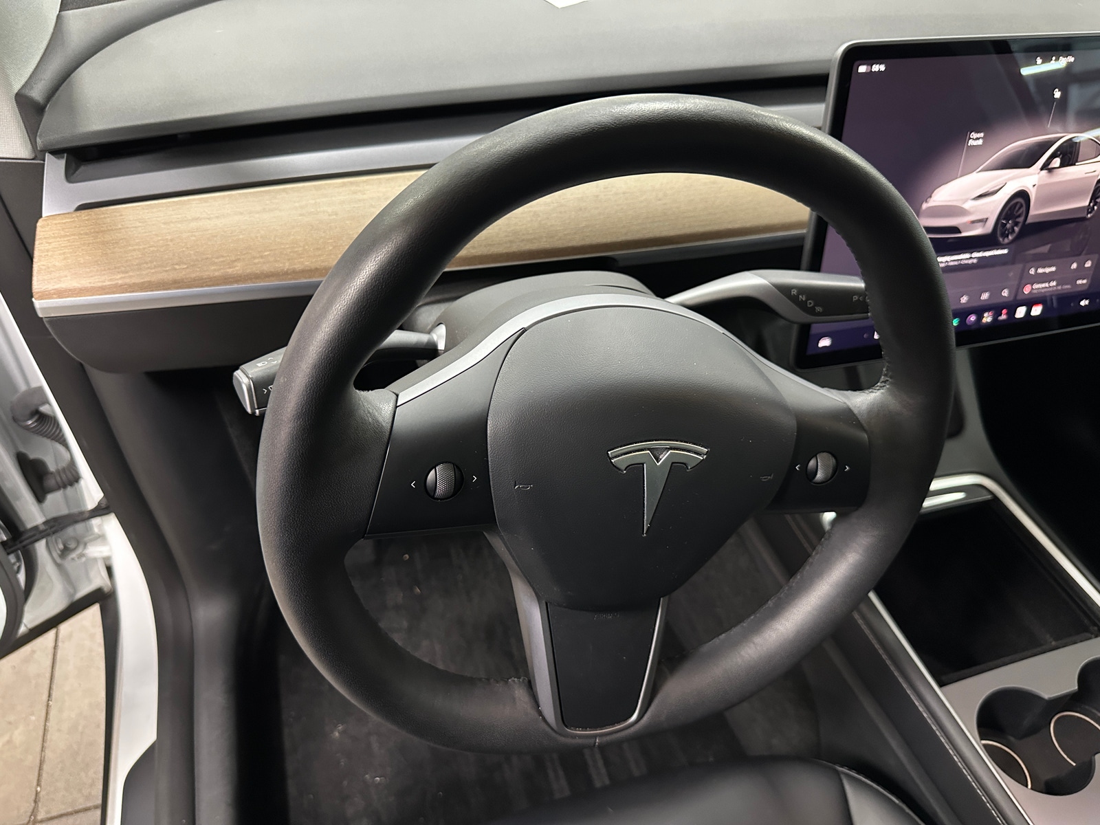 Thumbnail: 2022 Tesla Model Y - 4