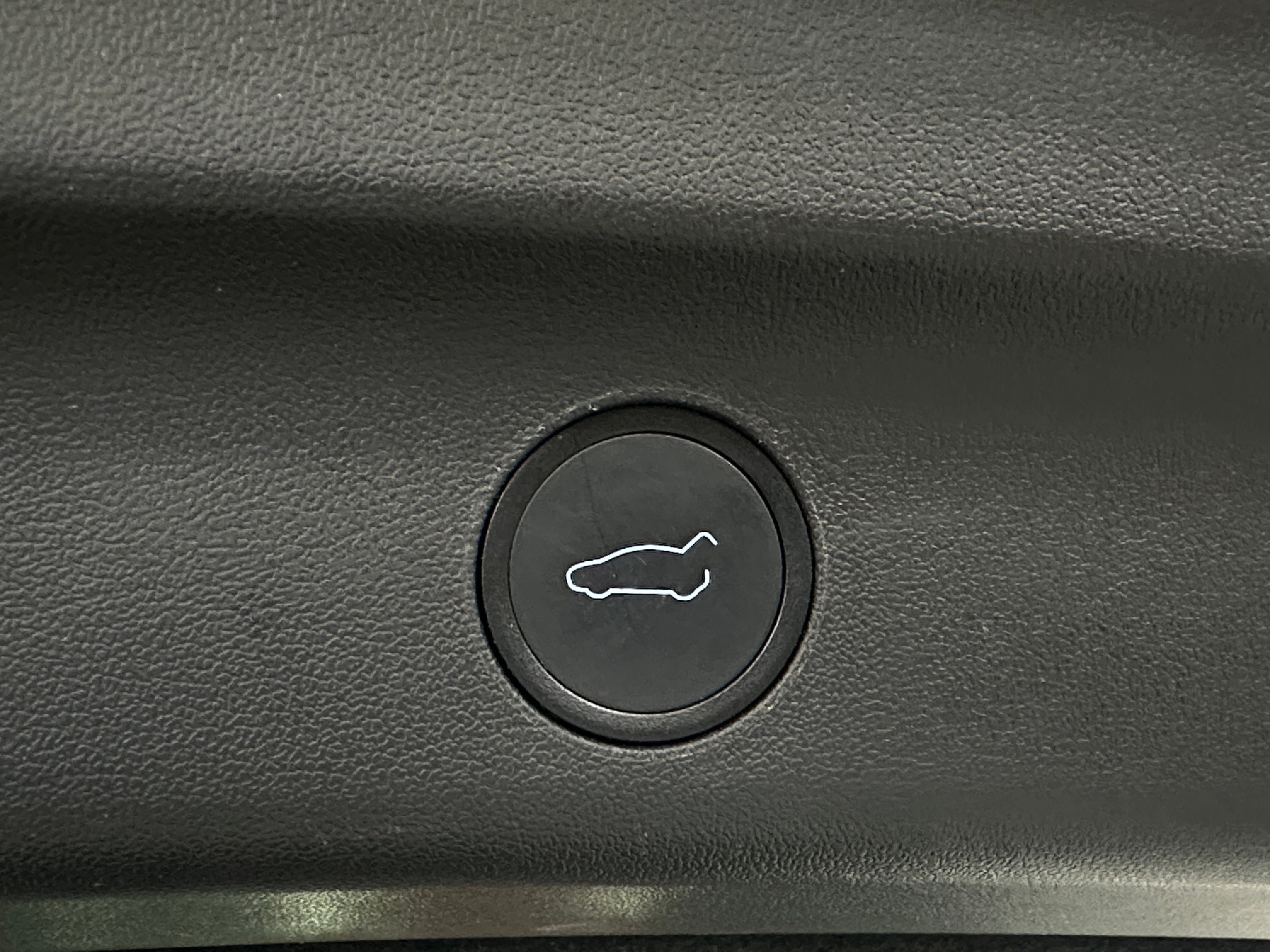 Used 2022 Tesla Model Y Long Range with VIN 7SAYGAEE2NF427877 for sale in Auburn, WA