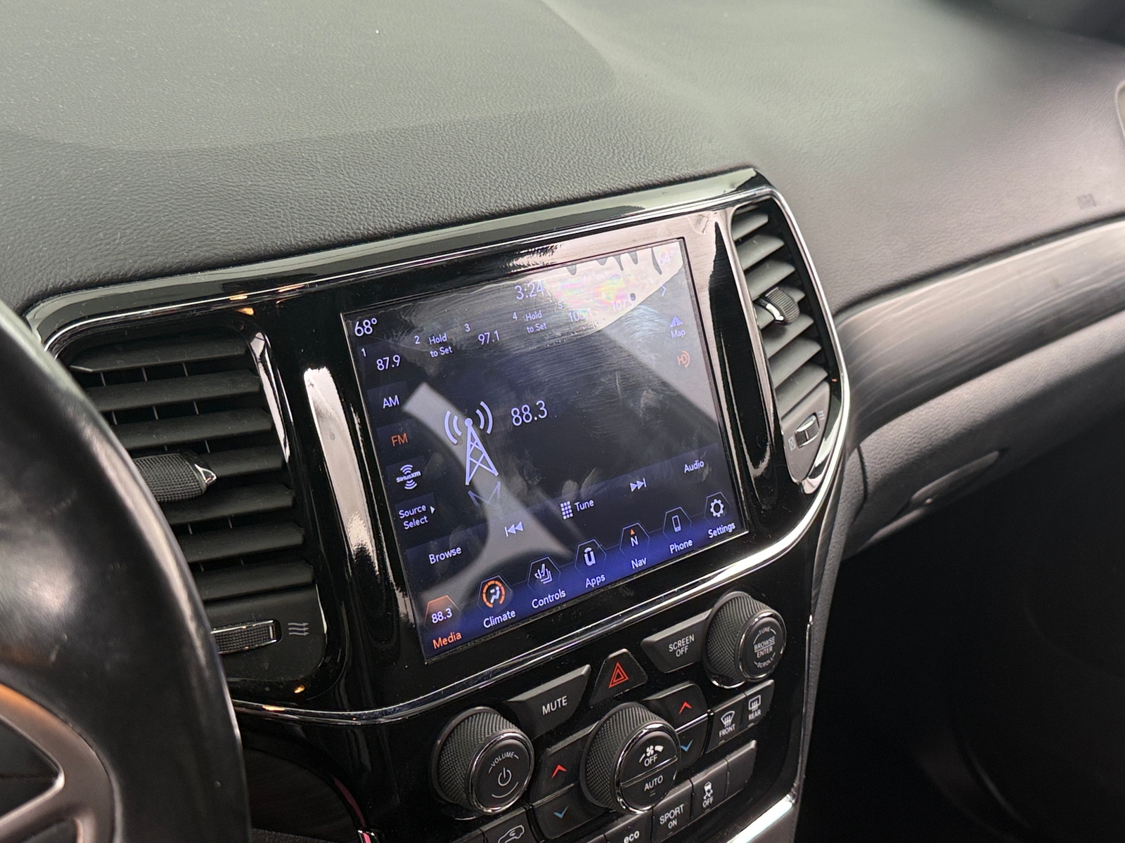 Thumbnail: 2019 Jeep Grand Cherokee - 3