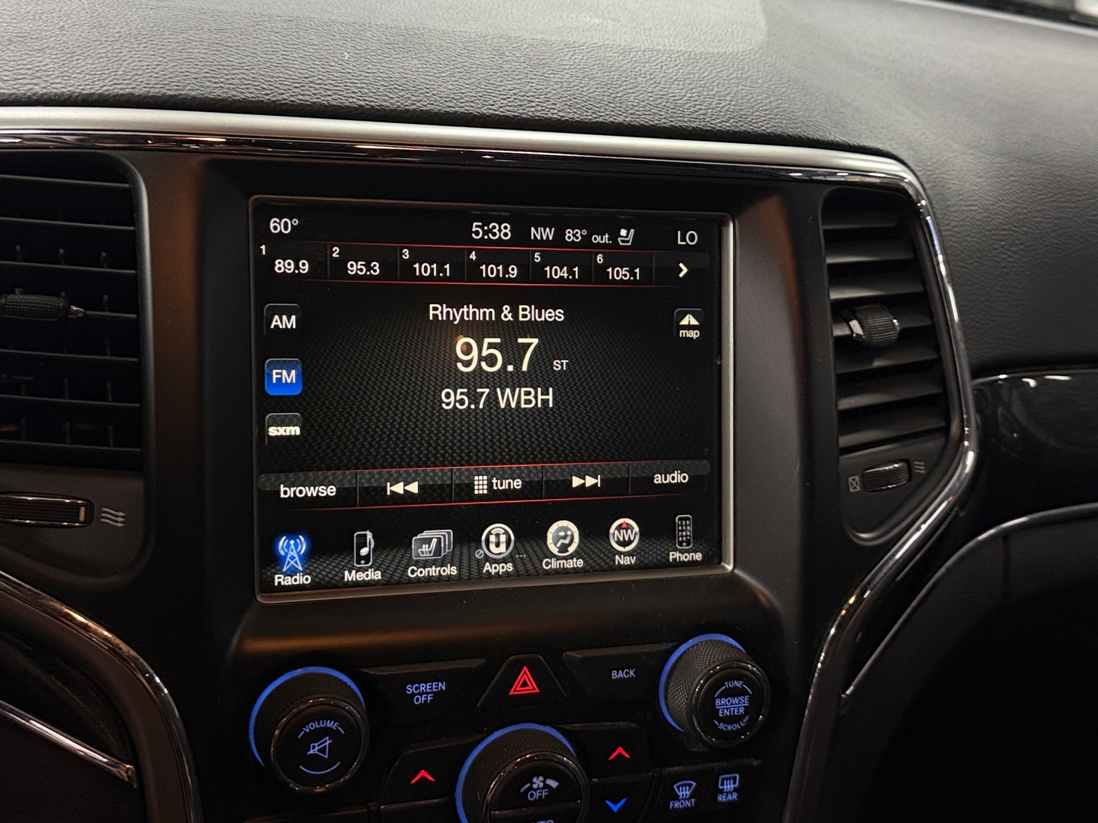Thumbnail: 2017 Jeep Grand Cherokee - 4