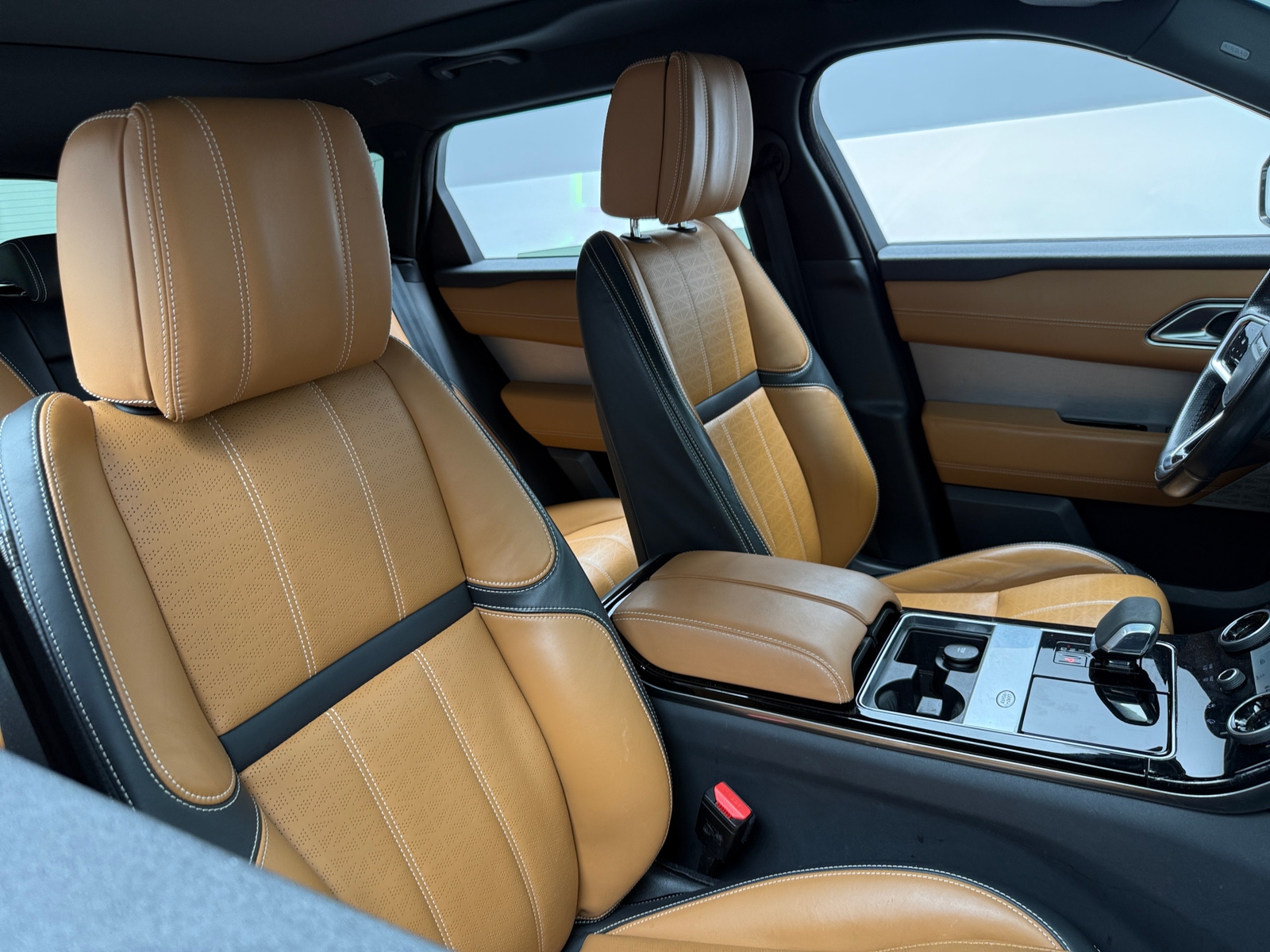 Thumbnail: 2021 Land Rover Range Rover Velar - 2