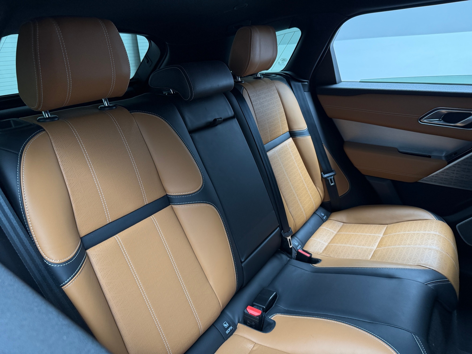 Thumbnail: 2021 Land Rover Range Rover Velar - 6