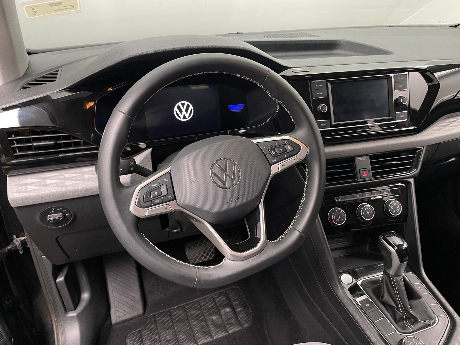 Thumbnail: 2024 Volkswagen Taos - 5