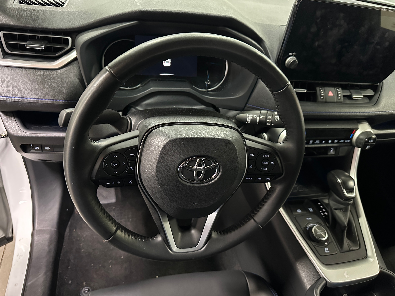 Thumbnail: 2023 Toyota RAV4 - 5