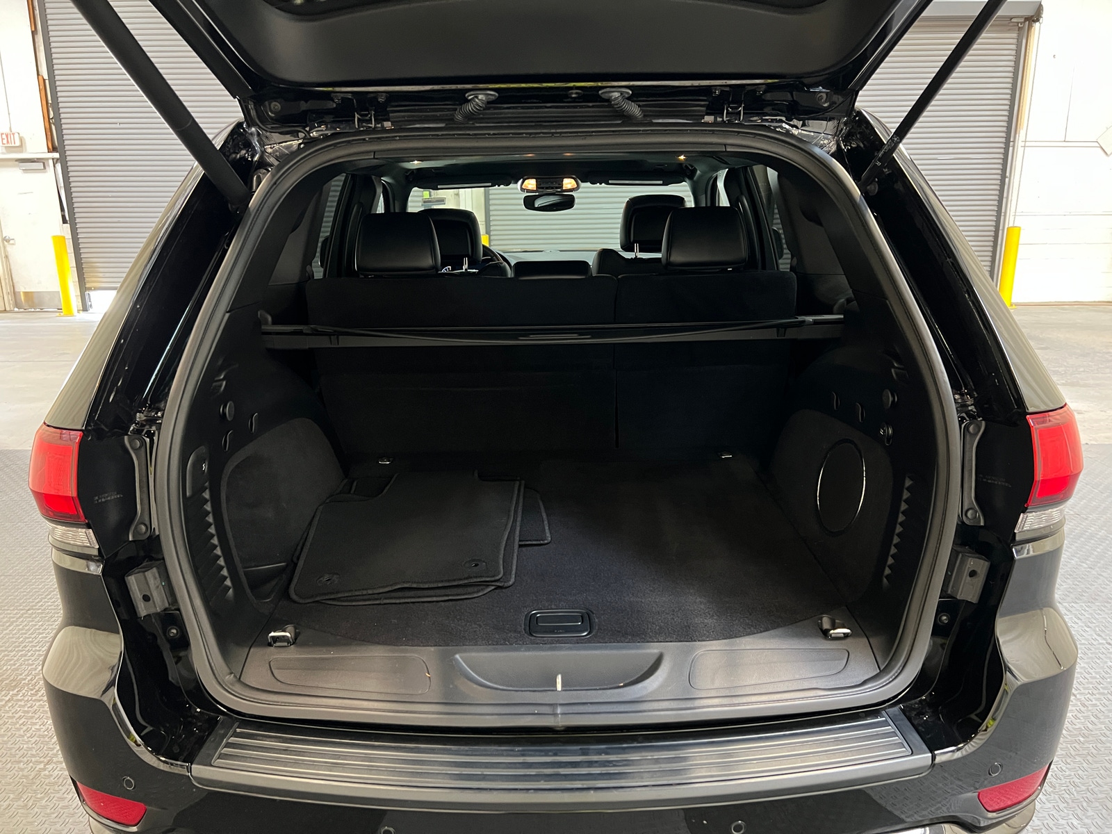 Thumbnail: 2019 Jeep Grand Cherokee - 6
