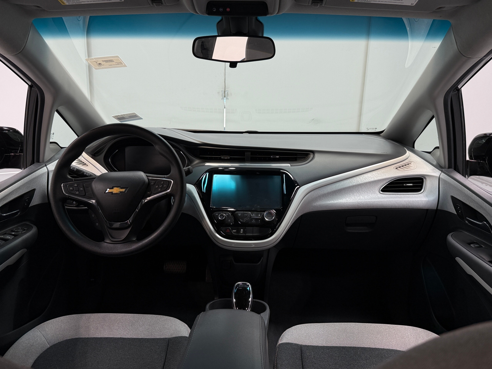 Thumbnail: 2018 Chevrolet Bolt EV - 3