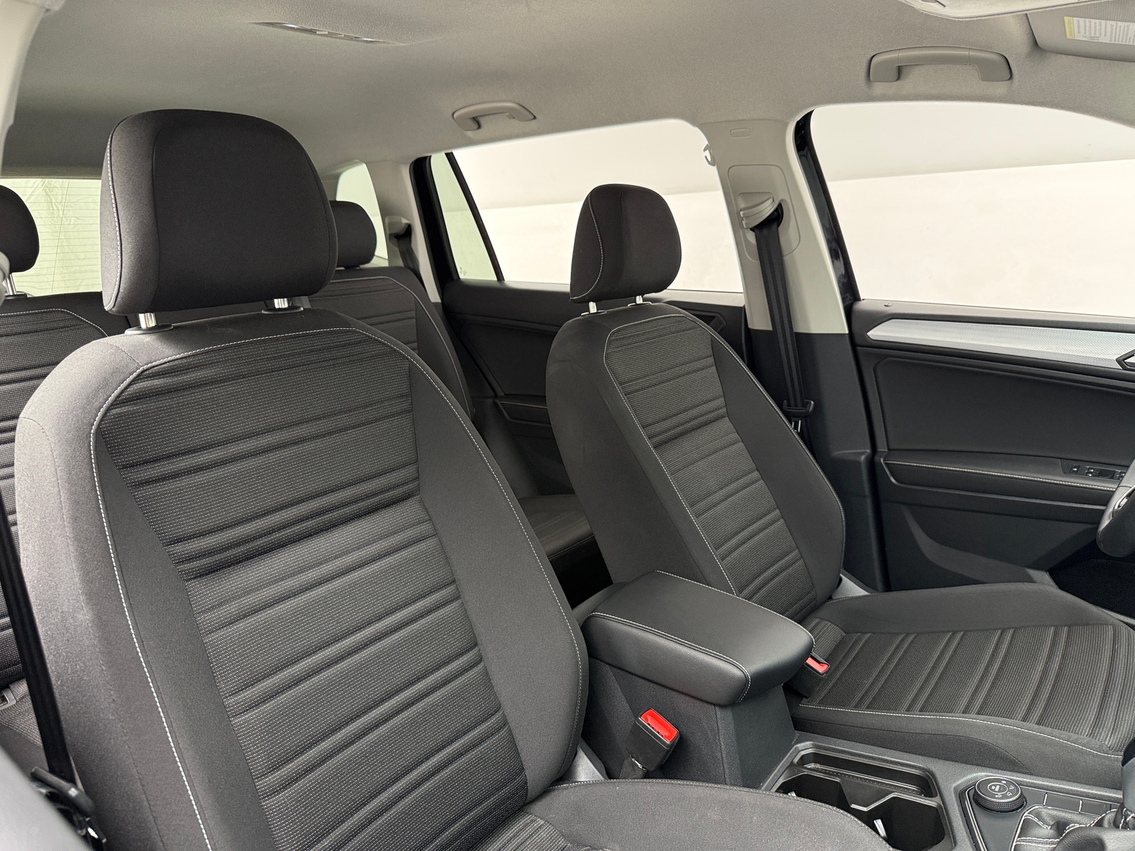 Thumbnail: 2023 Volkswagen Tiguan - 2