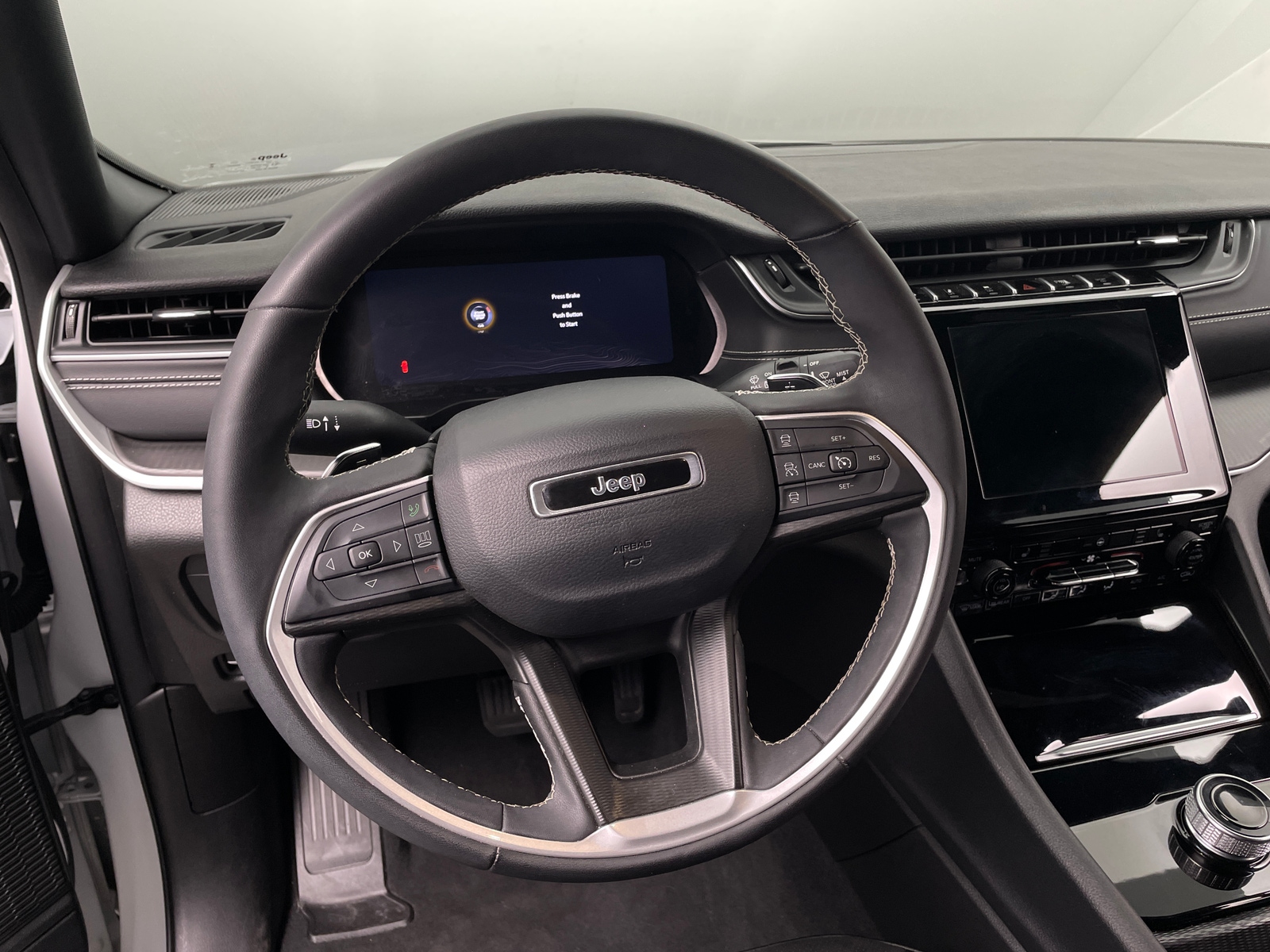 Thumbnail: 2024 Jeep Grand Cherokee L - 4