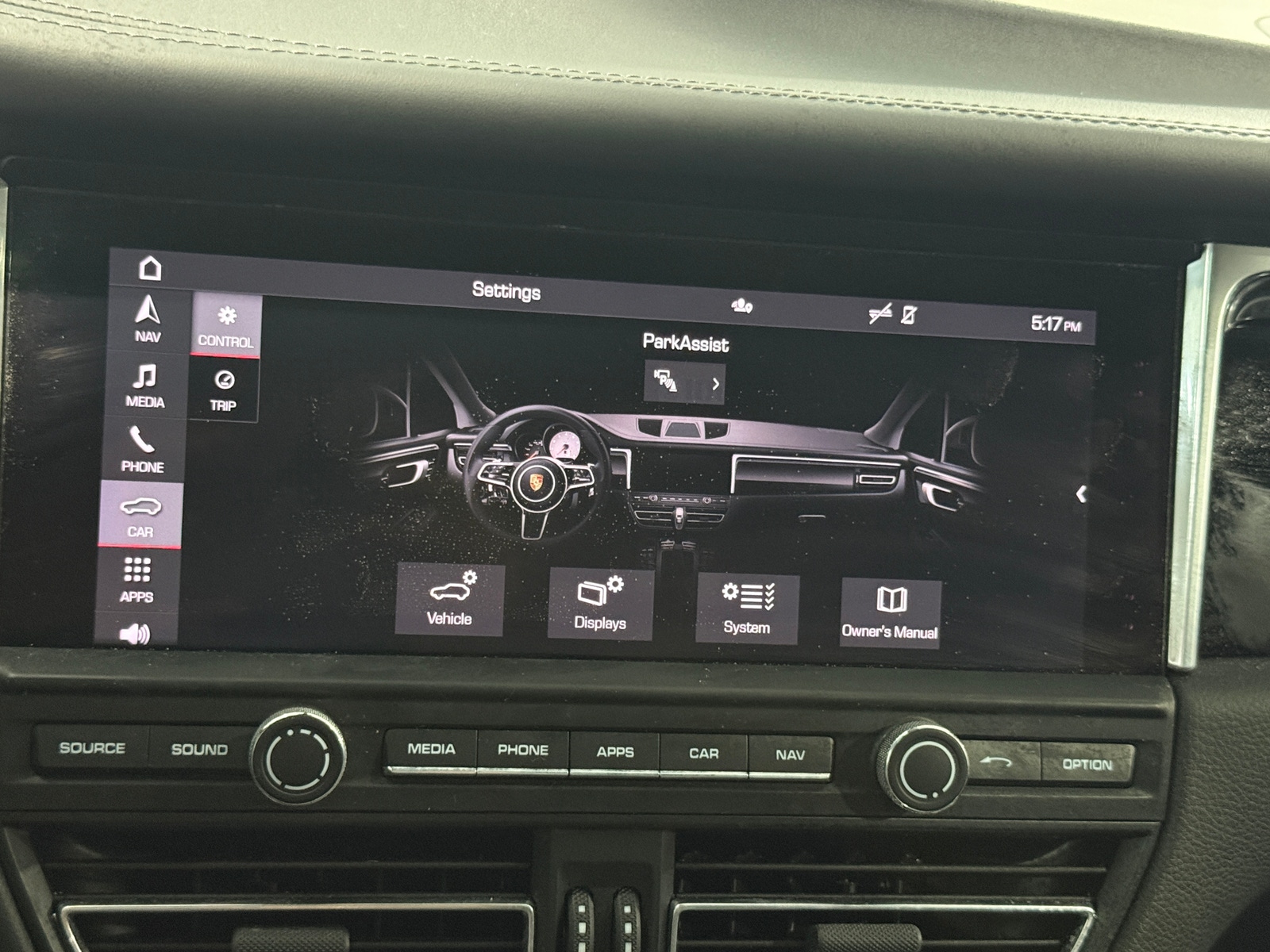 Thumbnail: 2020 Porsche Macan - 3