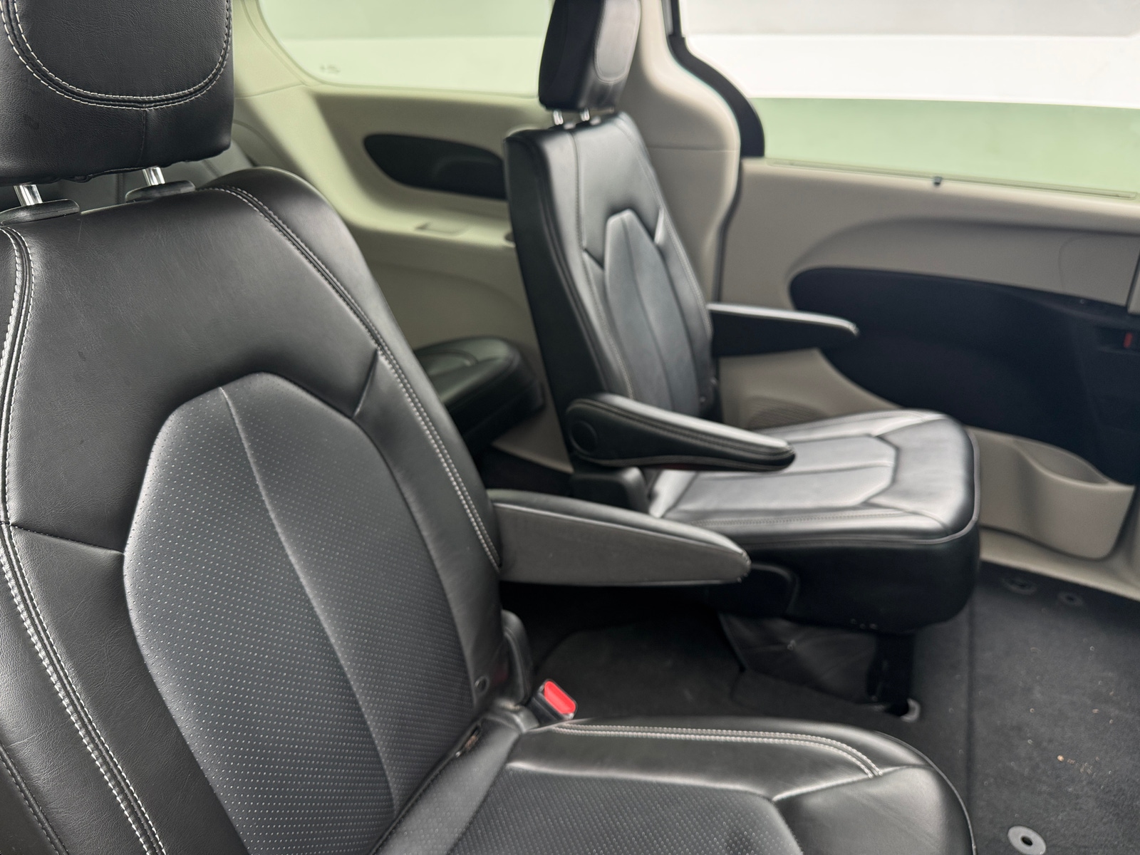 Thumbnail: 2024 Chrysler Pacifica - 5