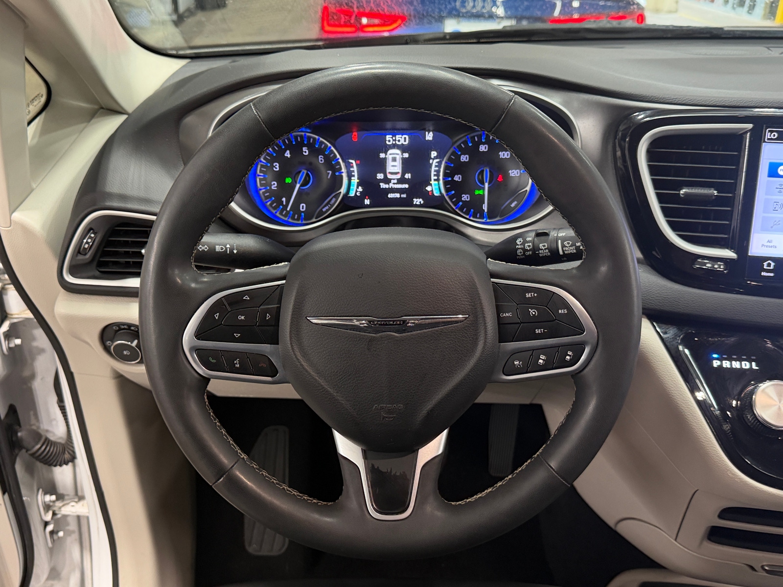 Thumbnail: 2024 Chrysler Pacifica - 4