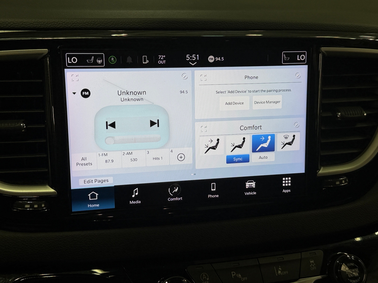 Thumbnail: 2024 Chrysler Pacifica - 3