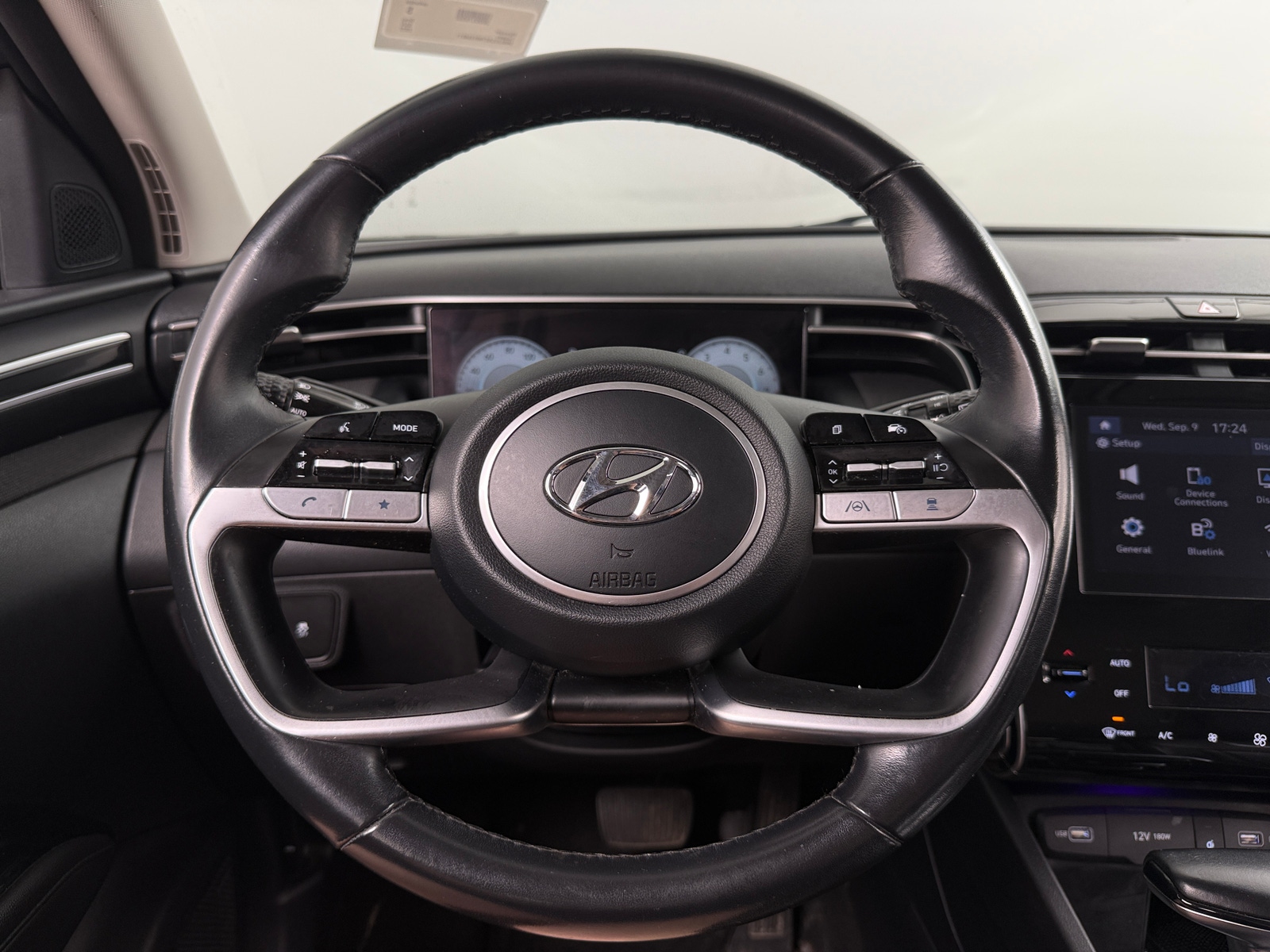 Thumbnail: 2022 Hyundai Tucson - 4